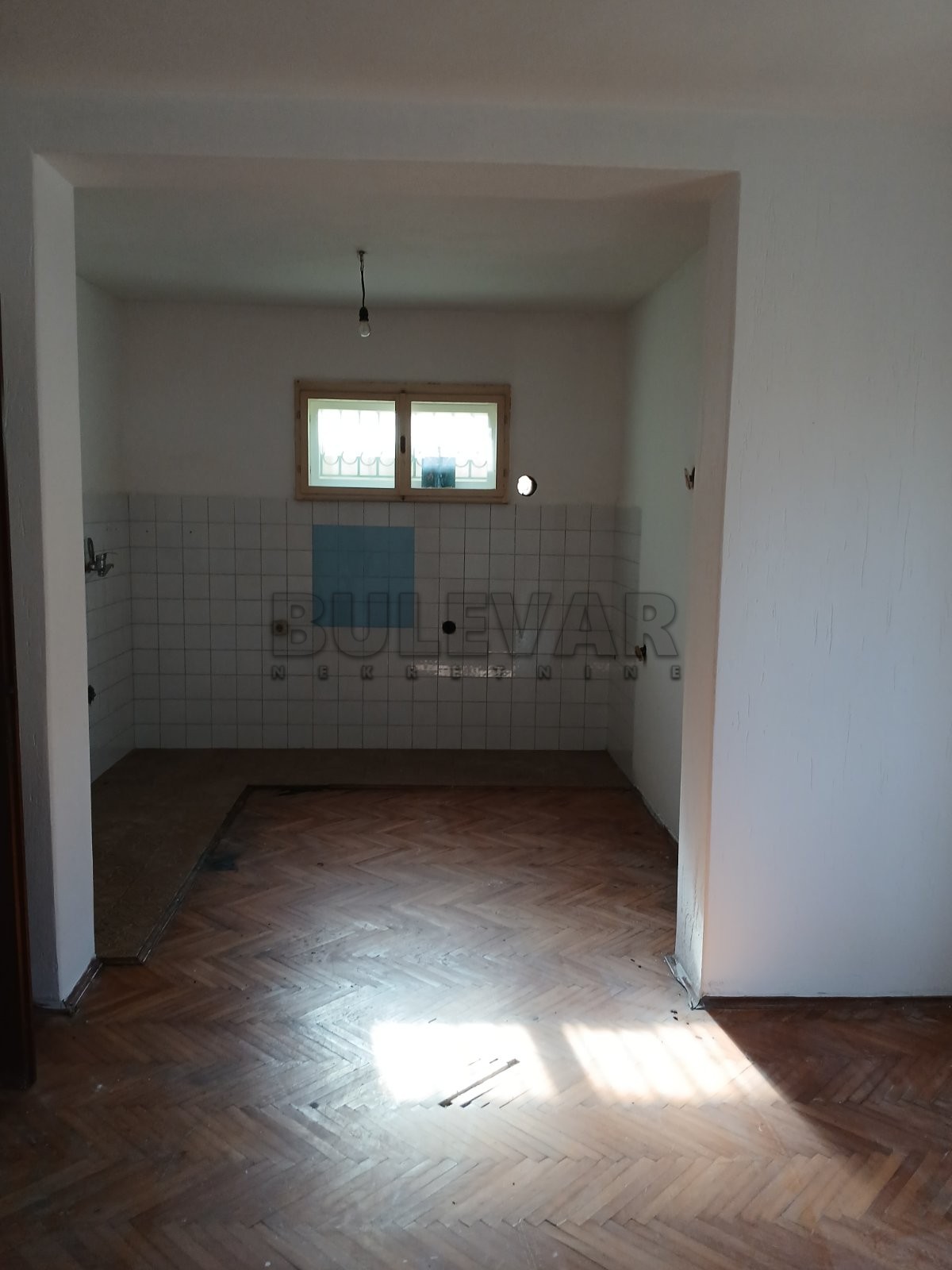 U ponudi stan u Bresnici  od 98 m2 sa dvorištem