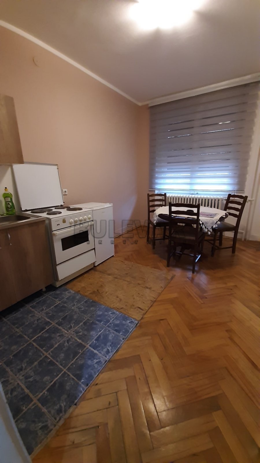 Na prodaju stan, centar 58.3 m2