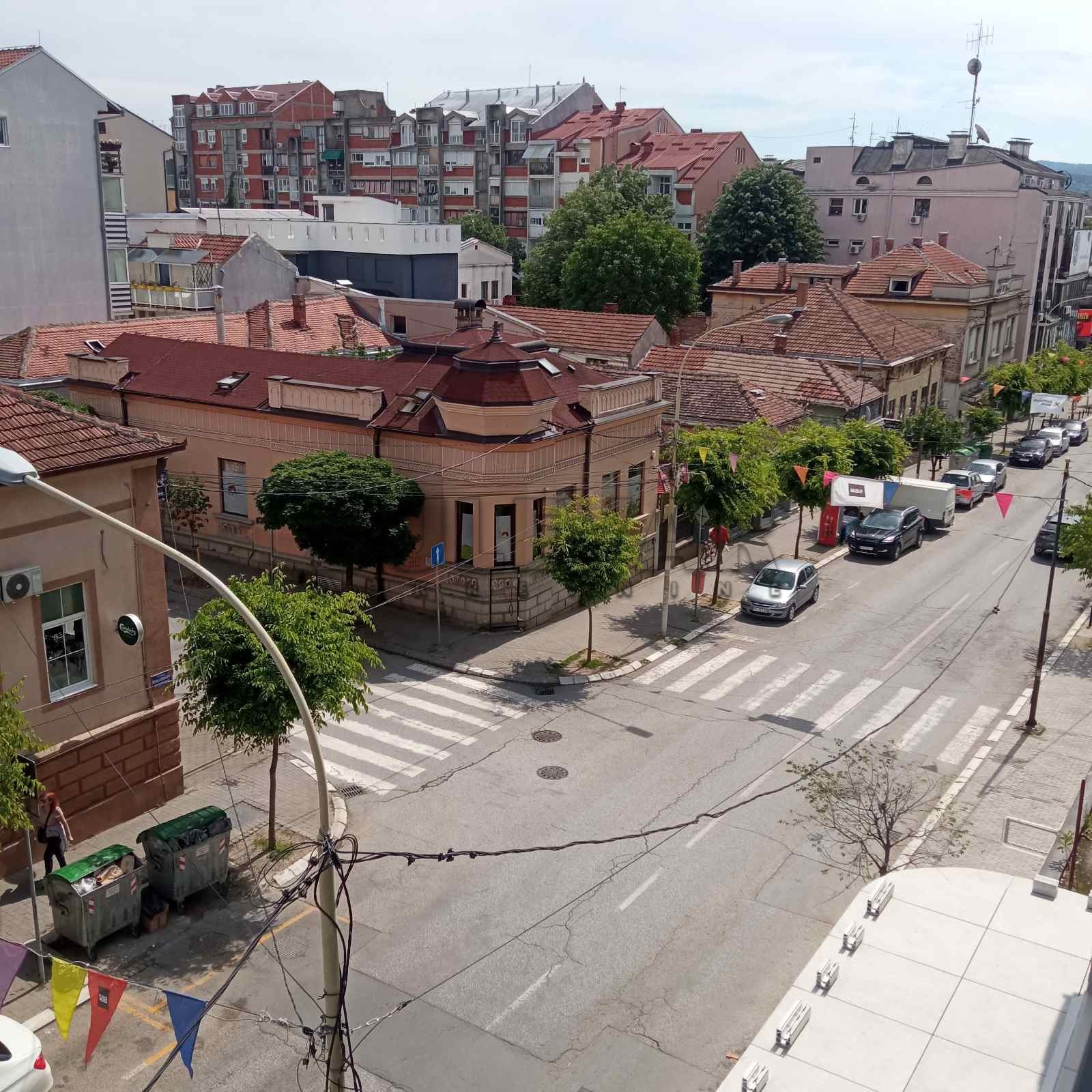 Kragujevac, izuzetna lokacija -  Izdavanje, stan za kancelarijski prostor, 2.sprat, 44 m2