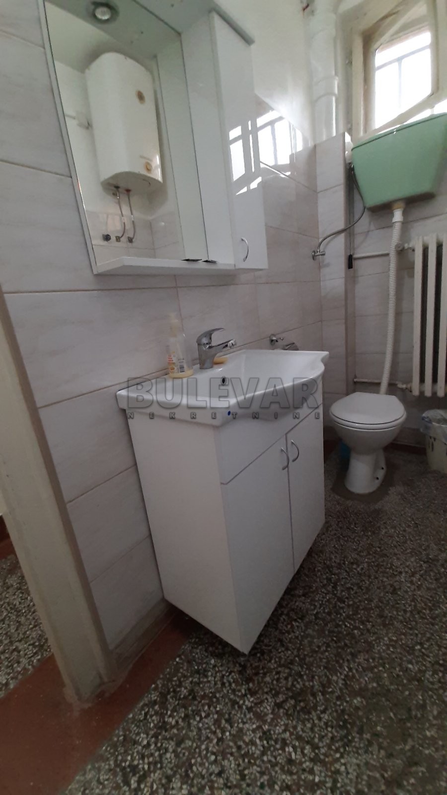 Na prodaju stan, centar 58.3 m2