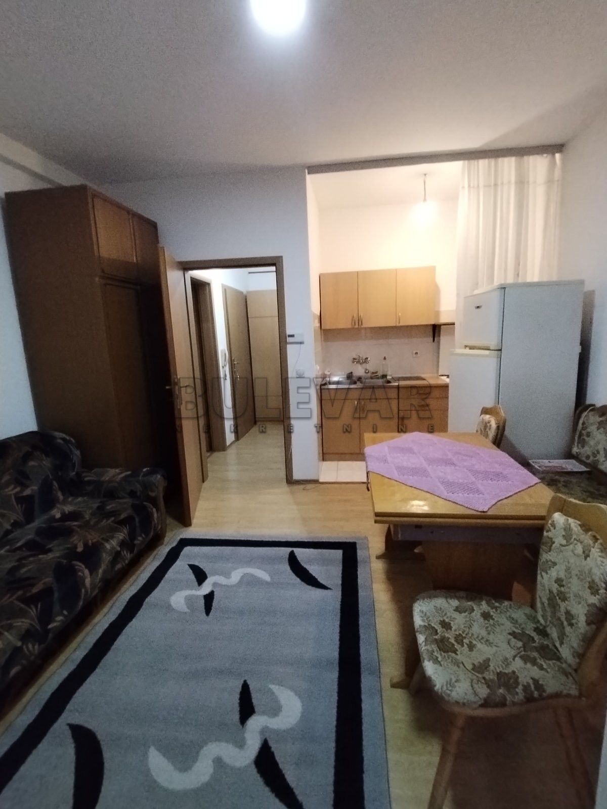 Jednosoban stan,40m2 - Bubanj - 40.00m² - 300€