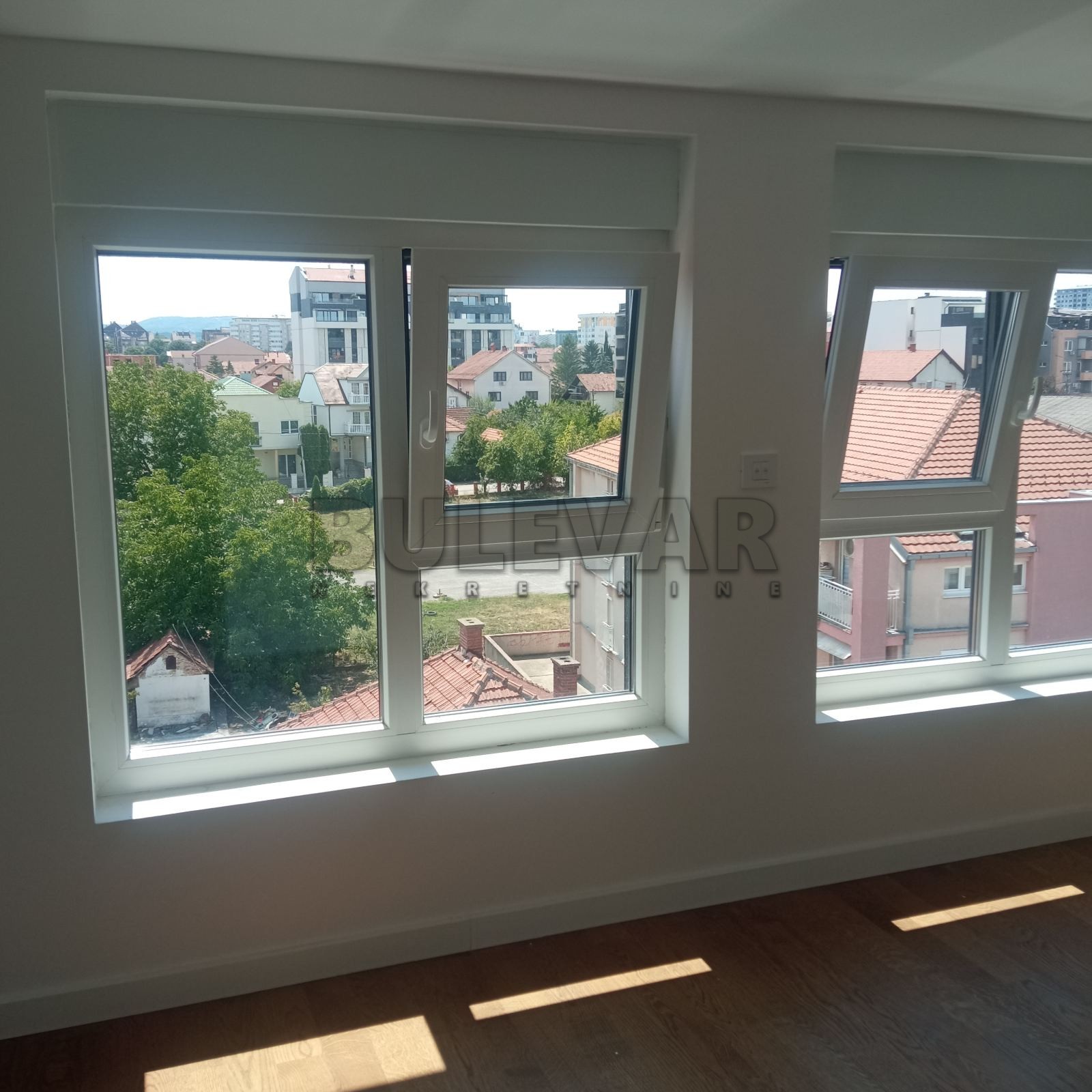 Odlična novogradnja - odmah useljiv neuseljavan duplex u Erdogliji sa dve spavaće sobe i dve terase