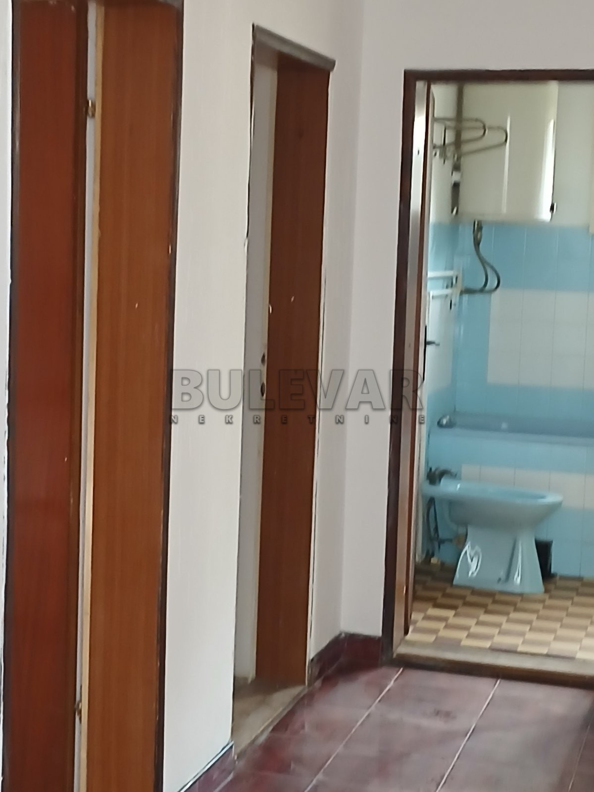 U ponudi stan u Bresnici  od 98 m2 sa dvorištem