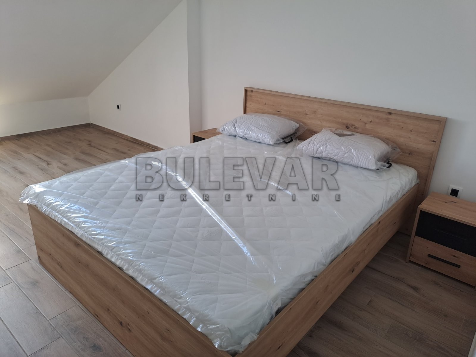 Izdaje se namešten stan na Vašarištu