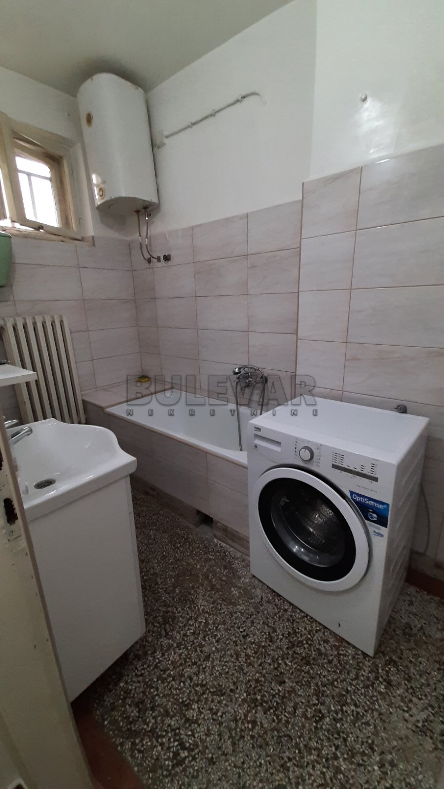 Na prodaju stan, centar 58.3 m2