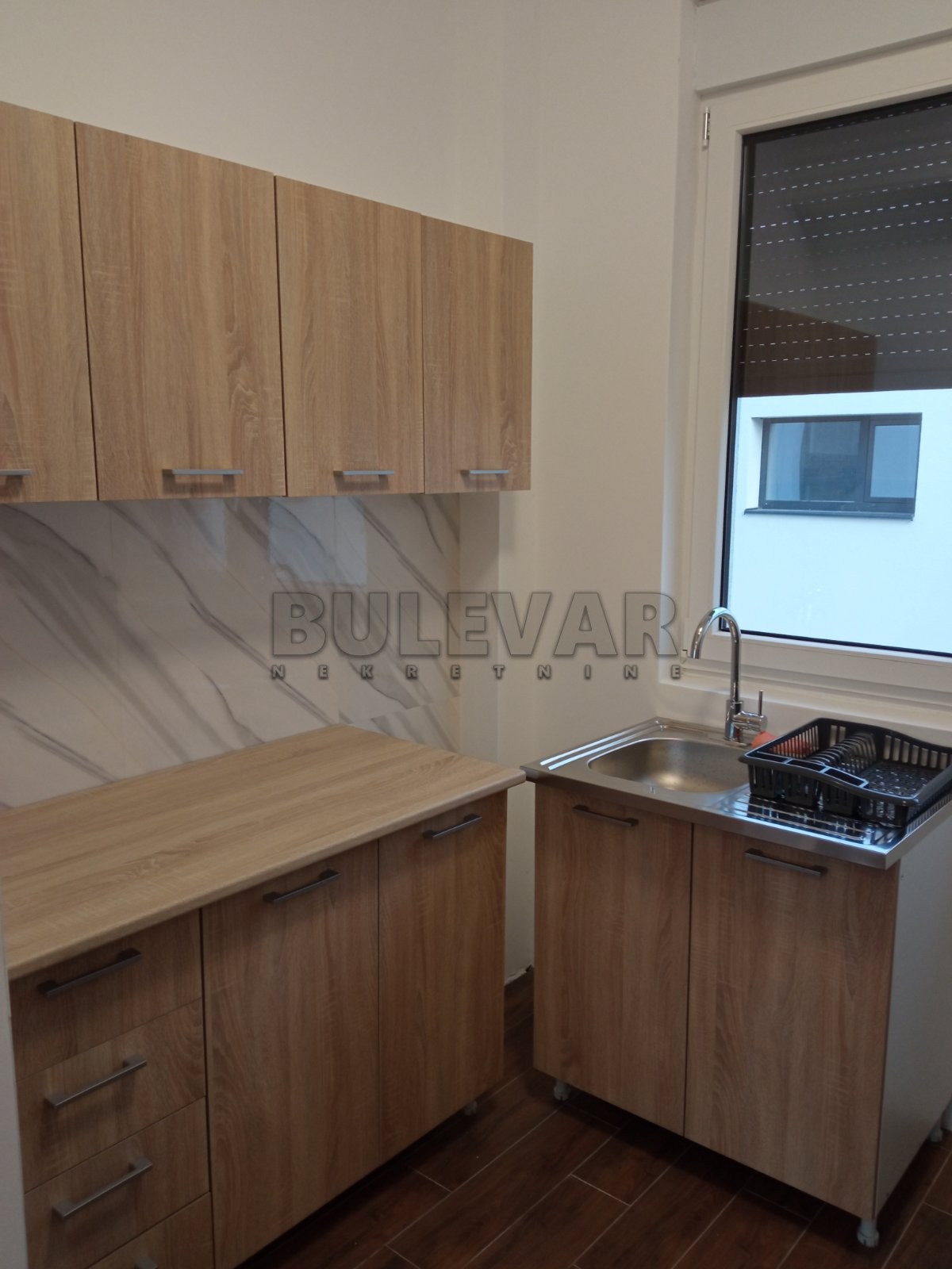 Izdavanje - lux stan u Kragujevcu, naselje Green hill, 53 m2, uračunati troškovi