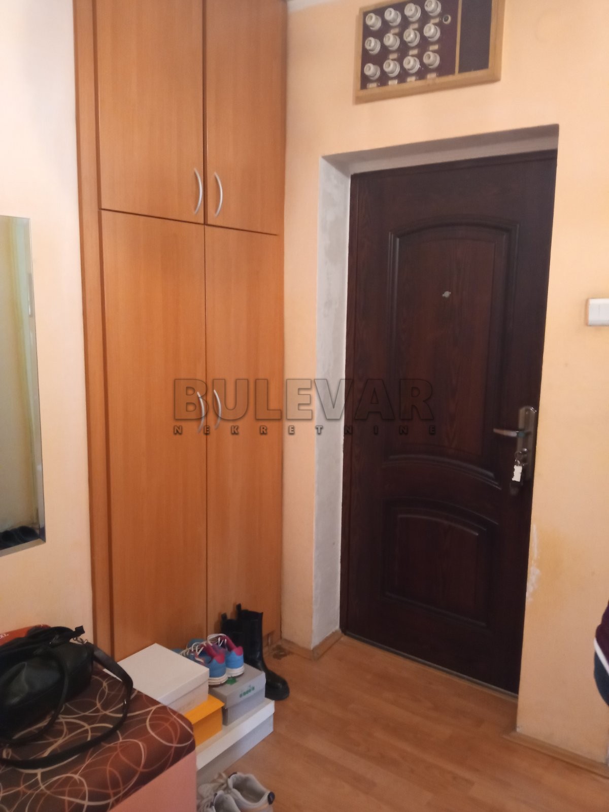 Stan u Kragujevcu, naselje gornja Erdoglija - površina 51м2 plus terasa