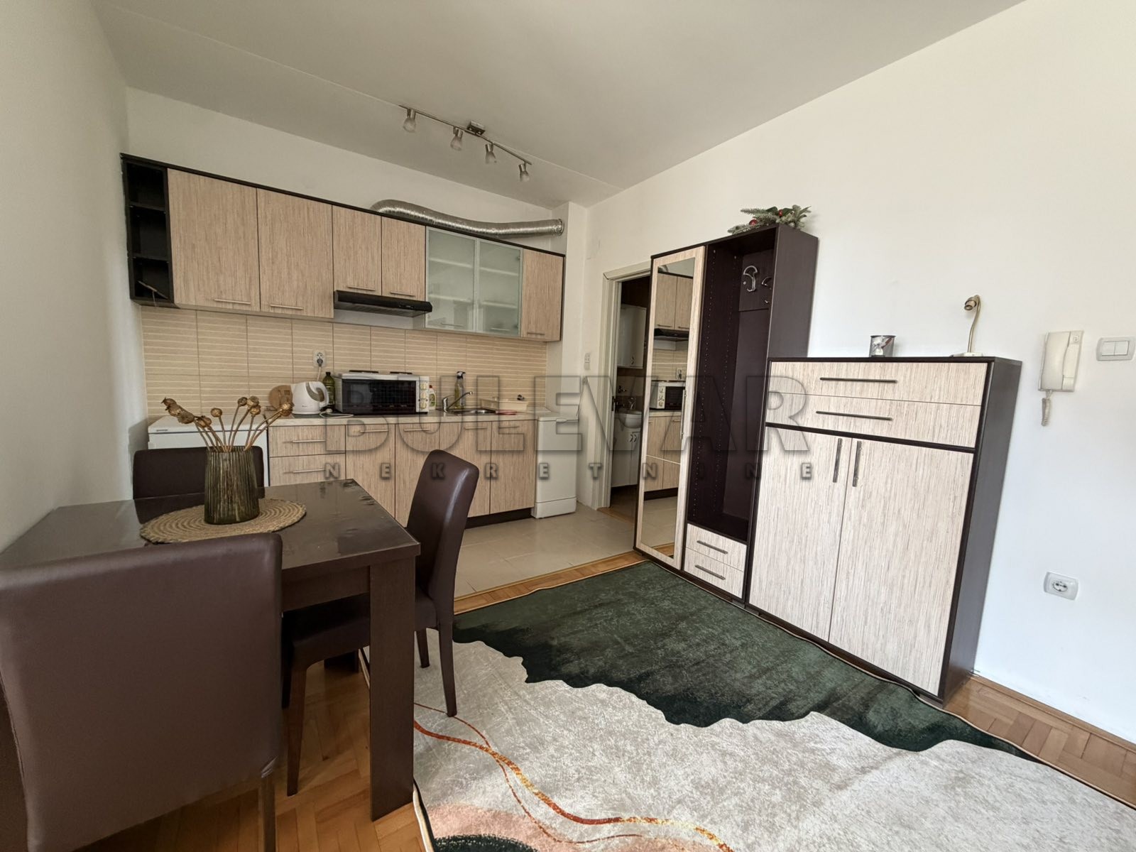 Jednosoban stan u centru grada - Centar - 35.00m² - 380€