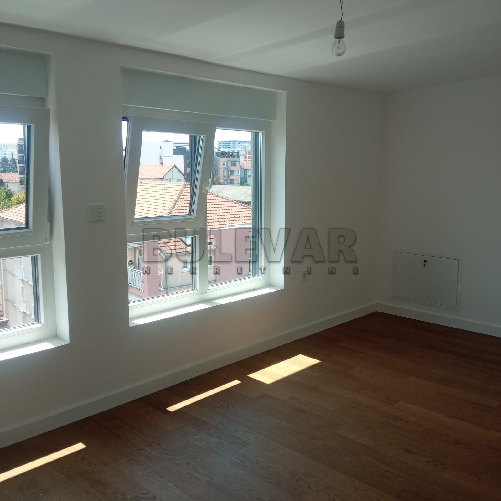 Odlična novogradnja - odmah useljiv neuseljavan duplex u Erdogliji sa dve spavaće sobe i dve terase