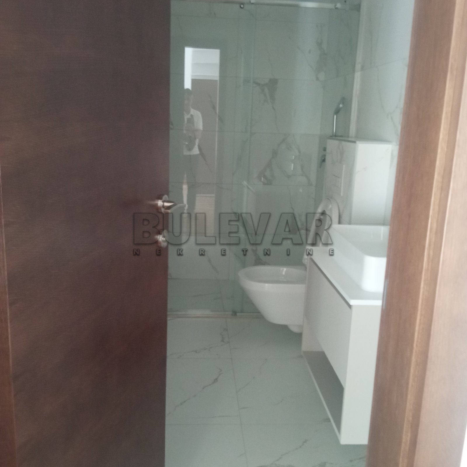 Odlična novogradnja - odmah useljiv neuseljavan duplex u Erdogliji sa dve spavaće sobe i dve terase