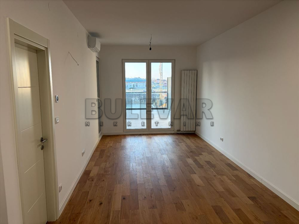 Nov dvosoban lux stan površine 74 m² - Penthaus u Matis New Point kompleksu, Bubanj, Kragujevac