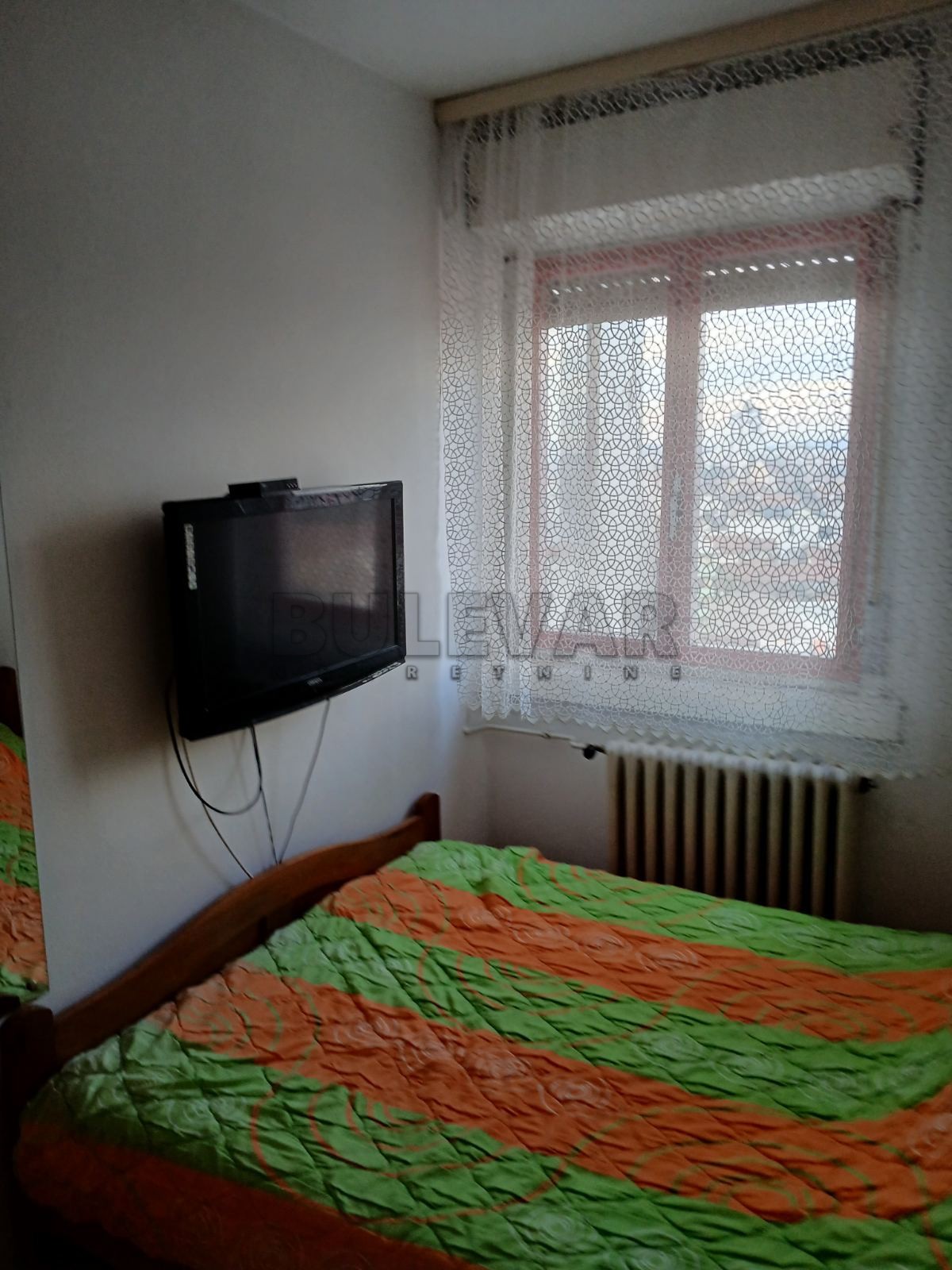 Četvorosoban stan u soliteru na Maloj Vagi od 91 m²