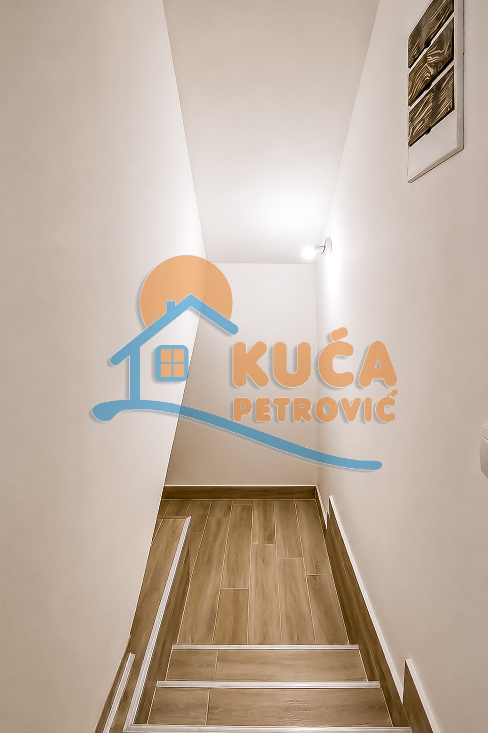 Dvoiposoban stan Bubanj 130m², 0 sprat — slika 7