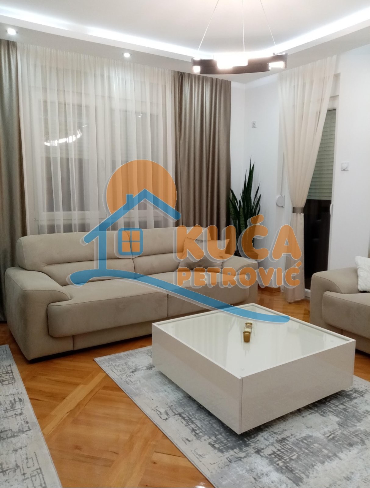 Dvoiposobni LUX stan 58m2, iznad crkve Sv. Nikole - Palilula - 58.00m² - 146.000€