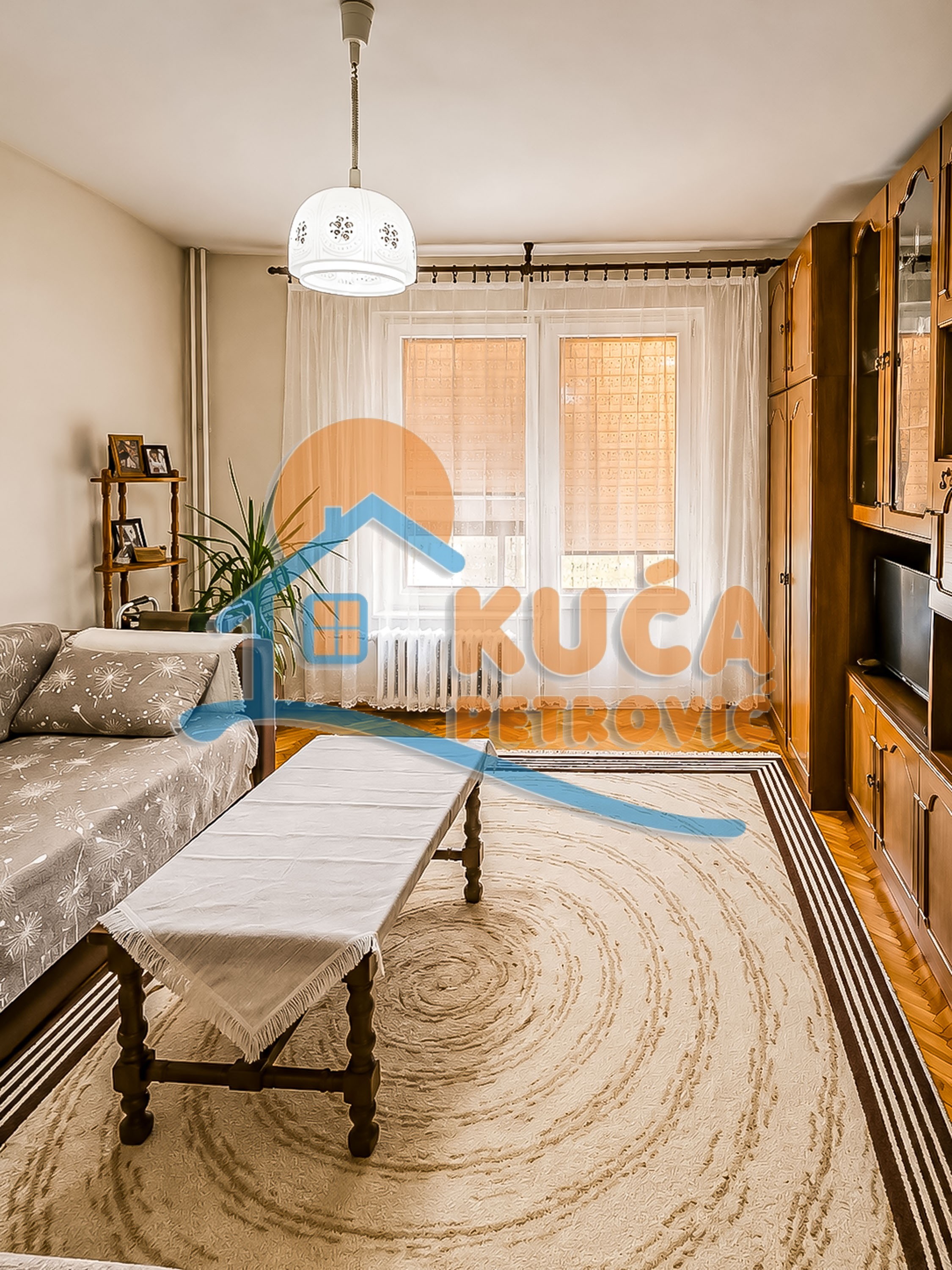 Dvosoban  stan, Palilula, II sprat, lift, pakling, 61 m2 plus  lođa - Palilulska pijaca - 67.00m² - 126.000€