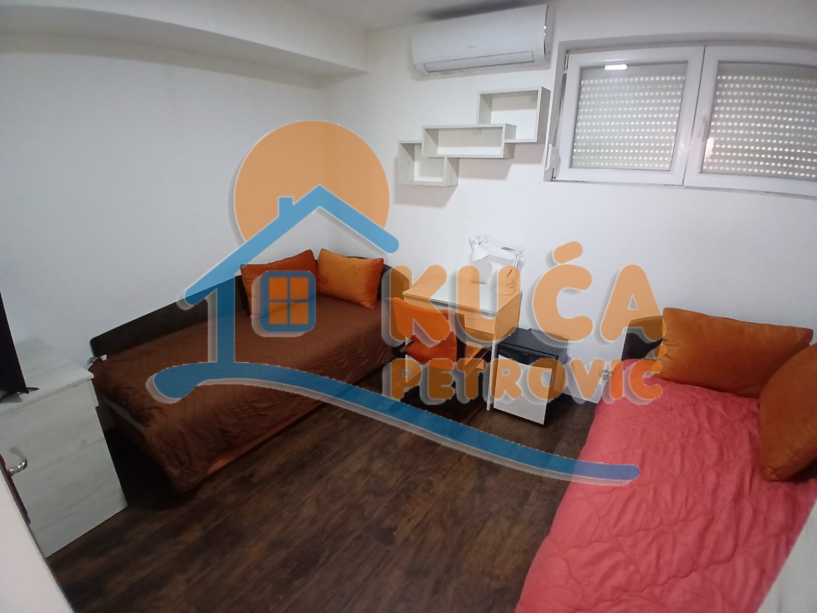Izdaje se nameštena soba sa sopstvenim kupatilom, 15m2, grejanje na struju - Trošarina - 15.00m² - 150€