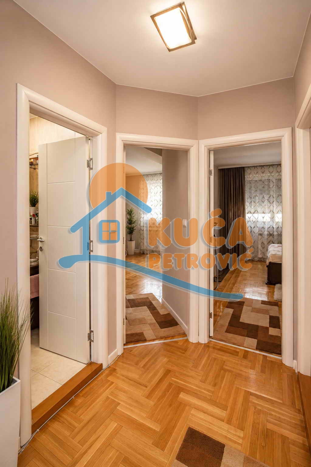 Trosoban stan Pravni fakultet 86m², 2 sprat — slika 9