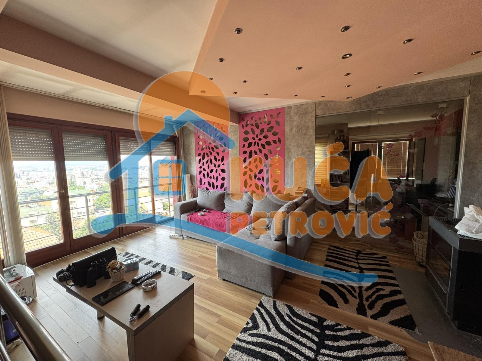 Izdaje se dvoiposoban stan u kući, 90m2 - Palilula - 90.00m² - 500€