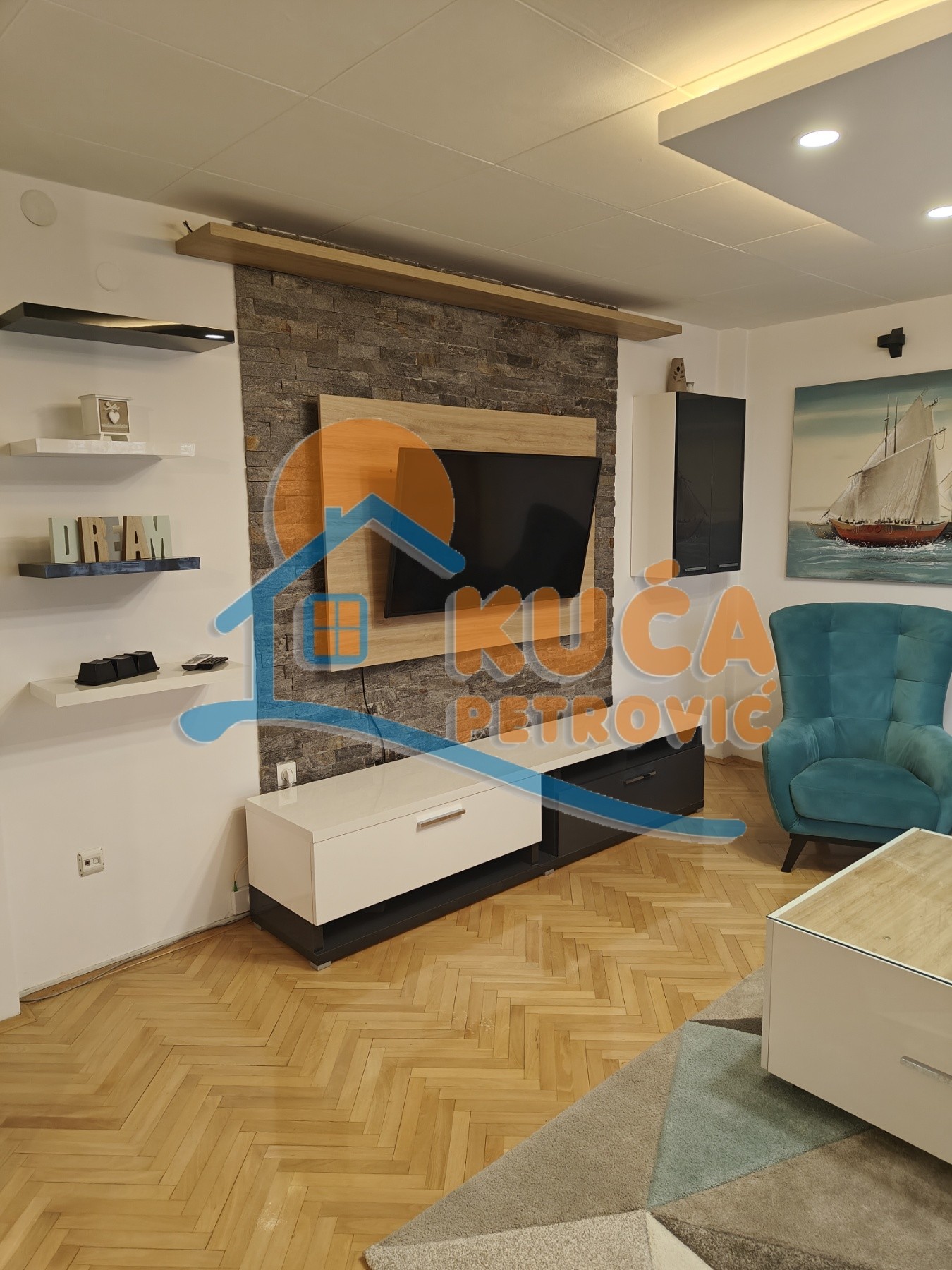 Izdaje se odličan, lux stan na Bulevaru Nemanjića, 78m2