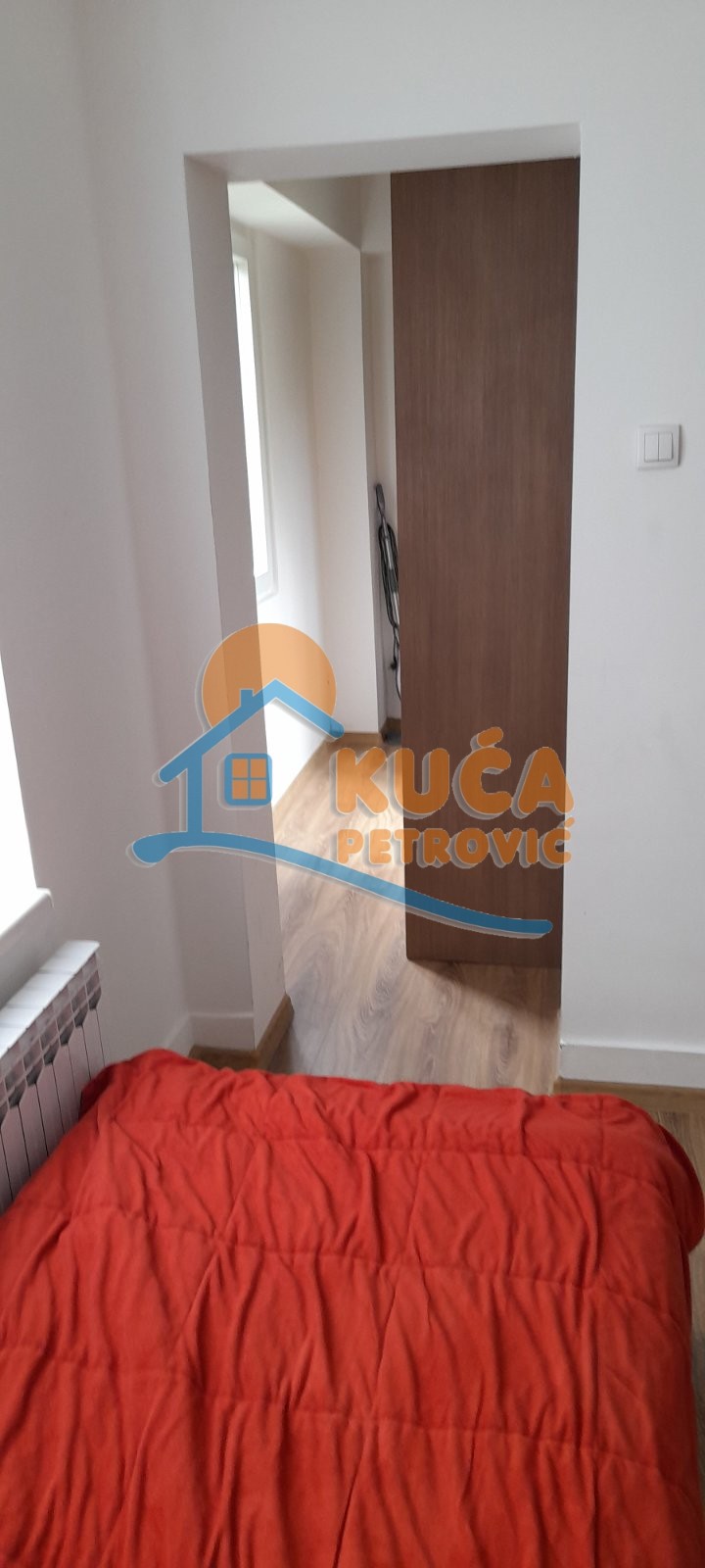 Izdaje se stan u Dusanovoj, CG, 59m2