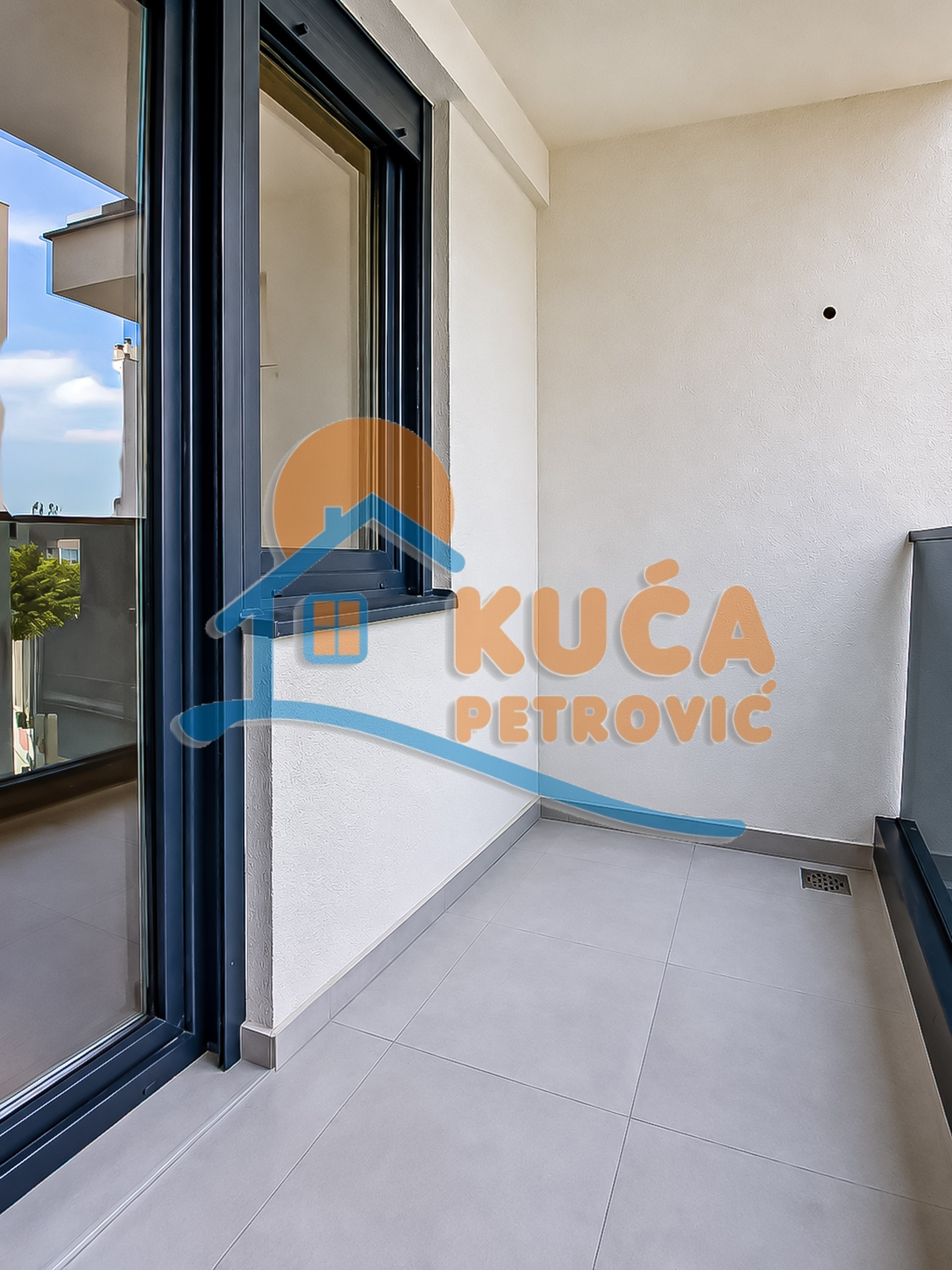 Jednoiposoban stan Centar 37m², 5 sprat — slika 9