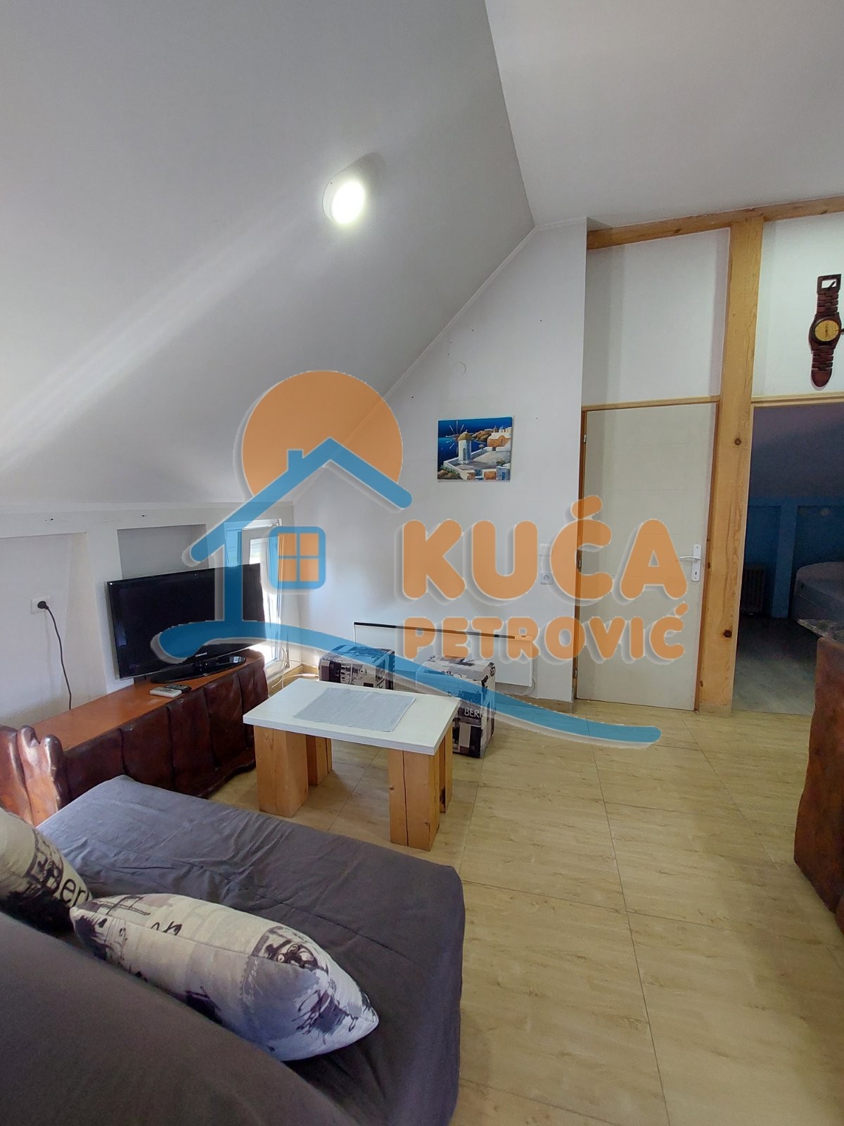 Izdaje se stan kod DIF-a! - Palilula - 70.00m² - 300€