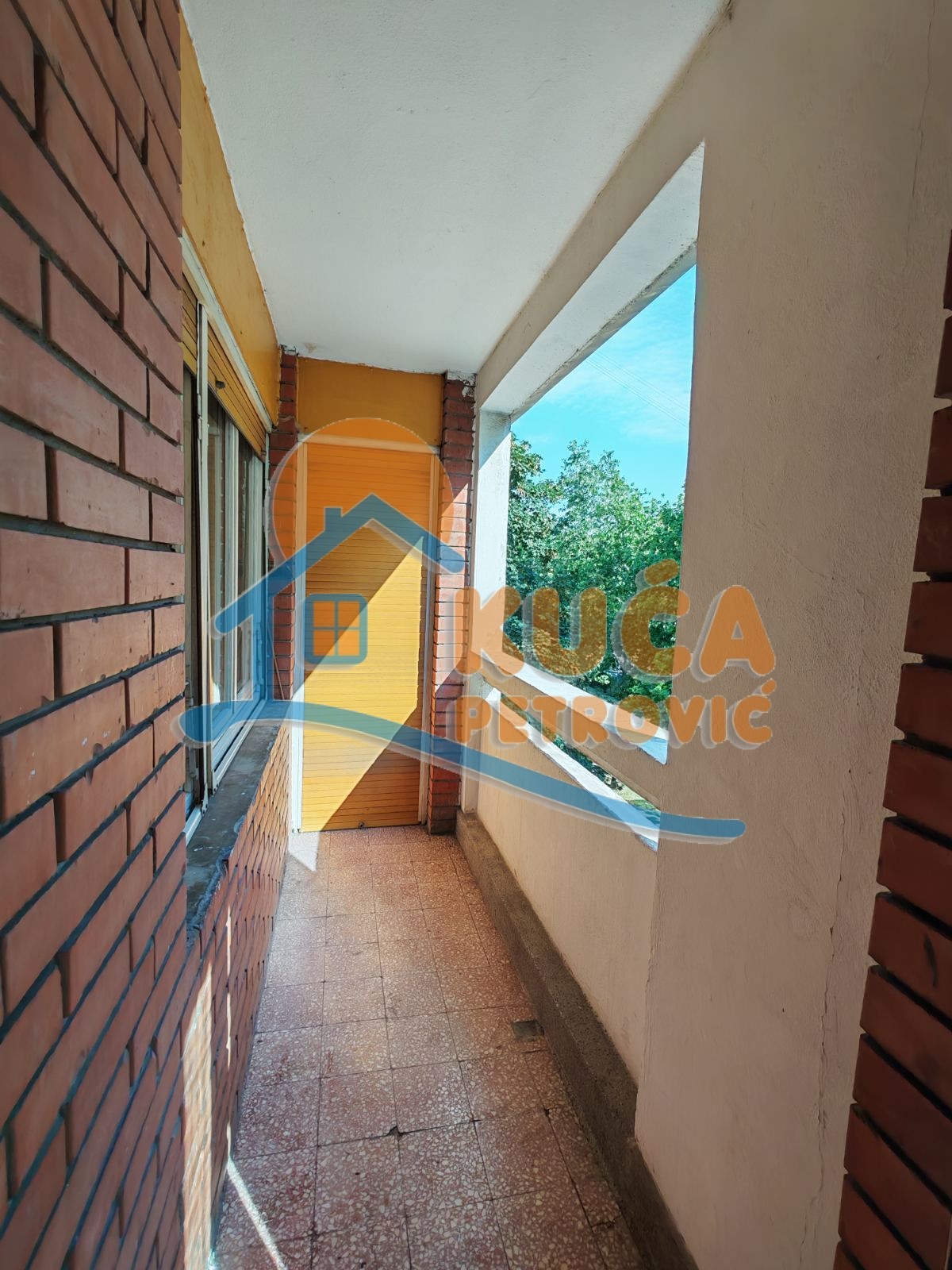Izdaje se trosoban stan pored pijace Boško Buha, 69m2