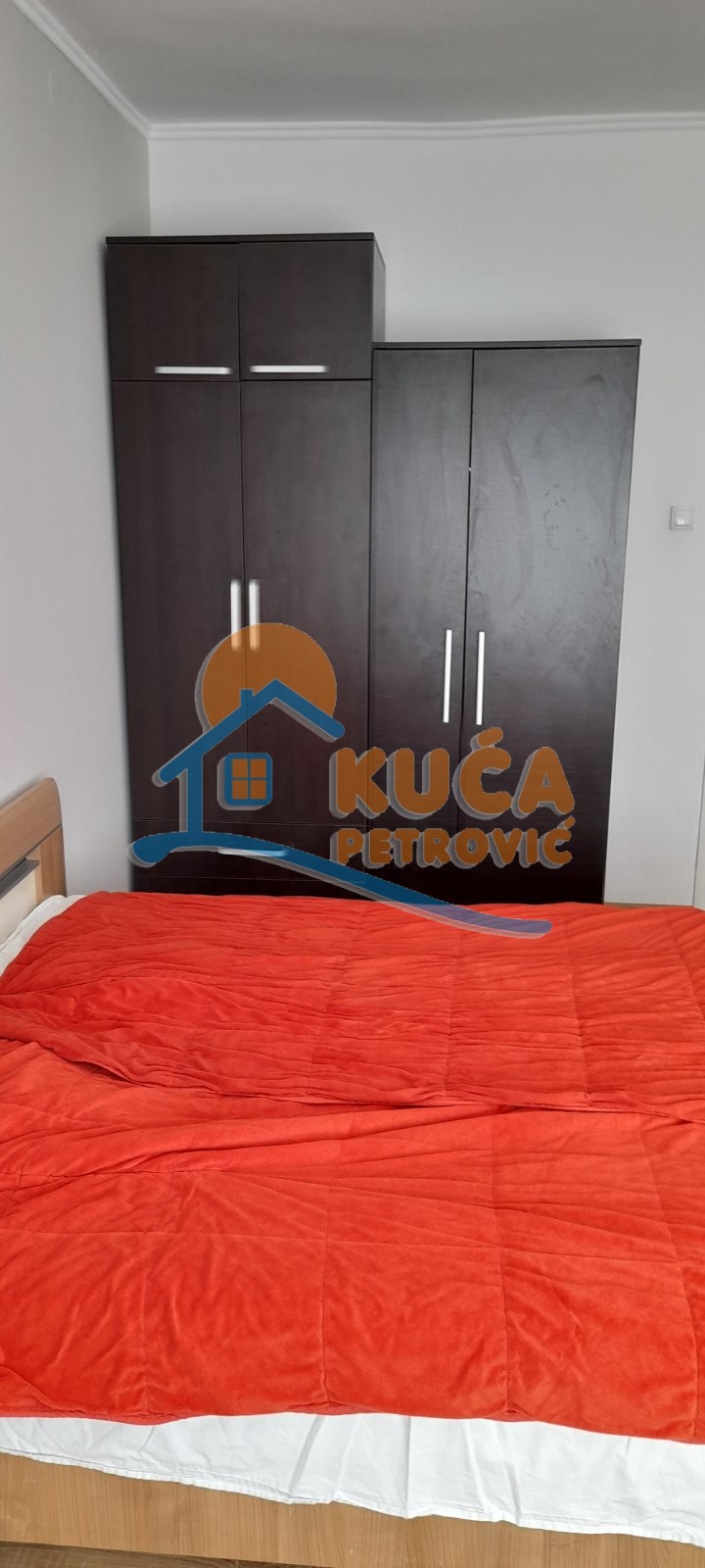 Izdaje se stan u Dusanovoj, CG, 59m2