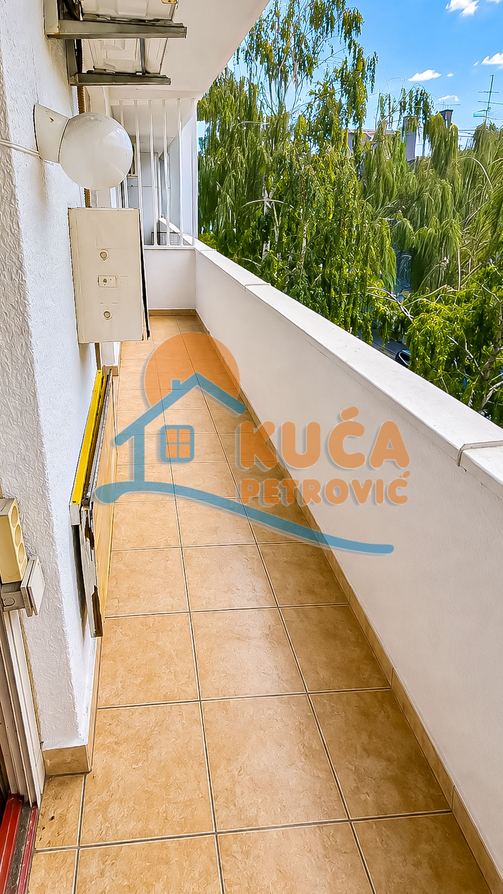 Trosoban stan Centar 69m², 3 sprat — slika 11