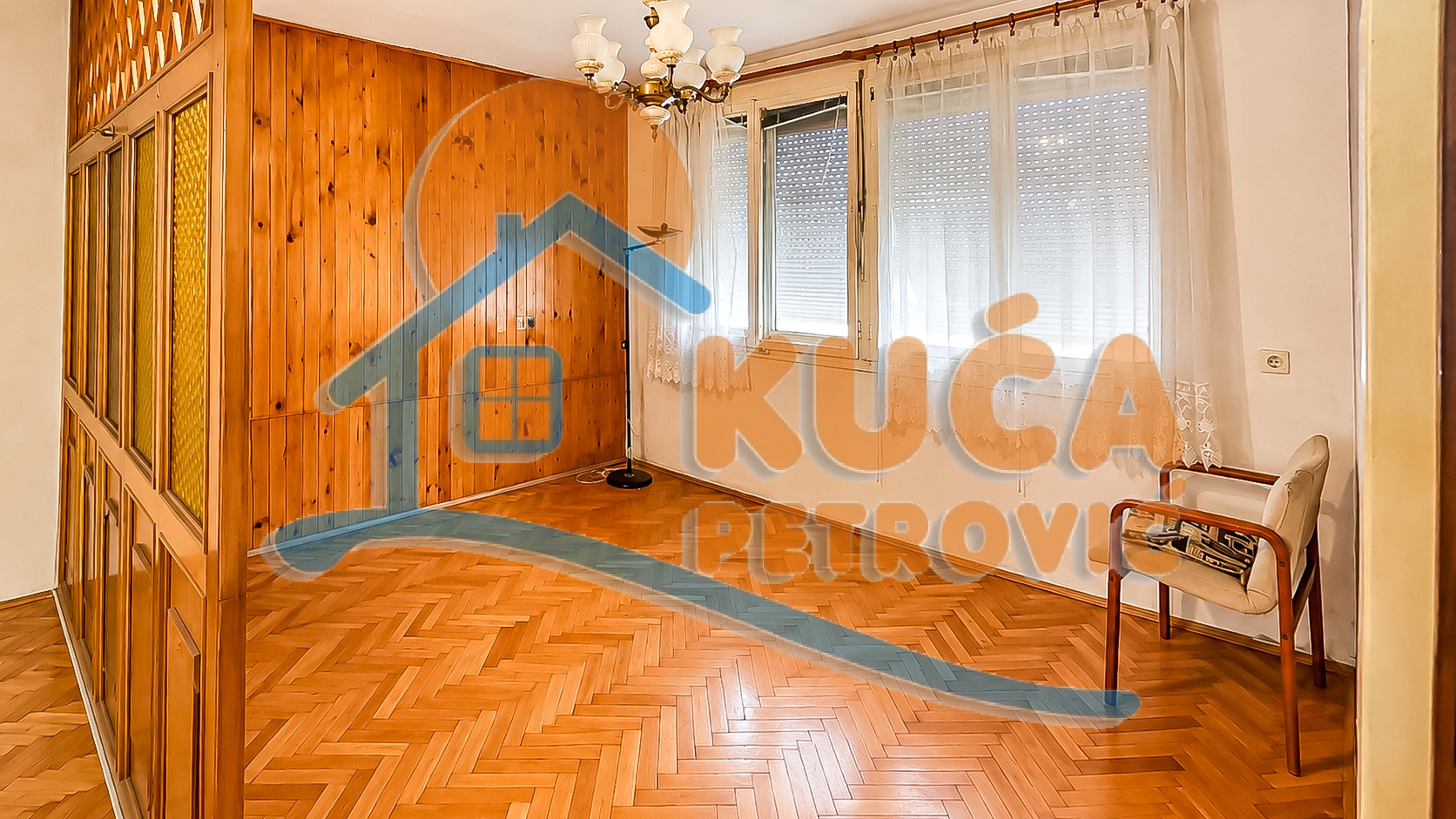 Trosoban stan Centar 69m², 3 sprat — slika 2