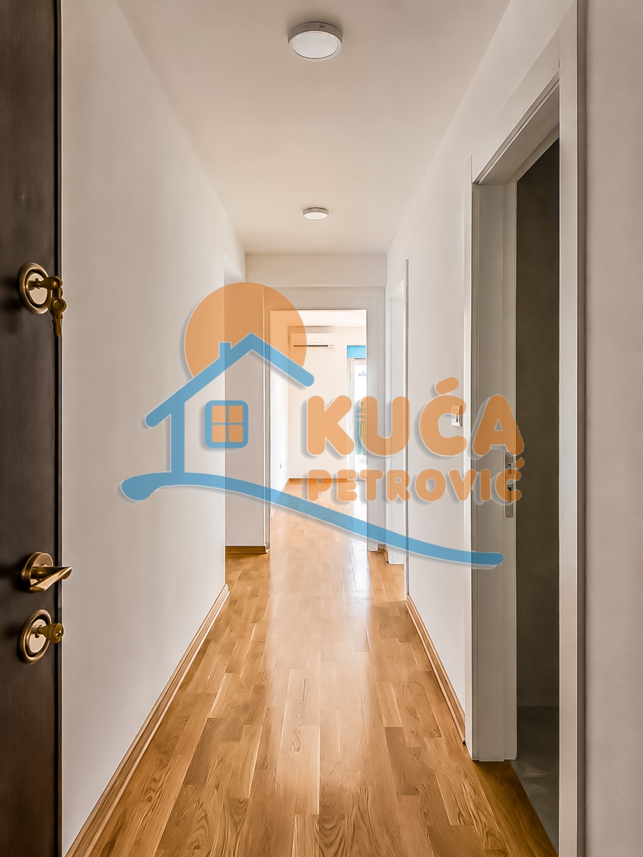 Stan u novoj zgradi 70m2, na prvom spratu. - Kalač brdo - 70.00m² - 143.000€