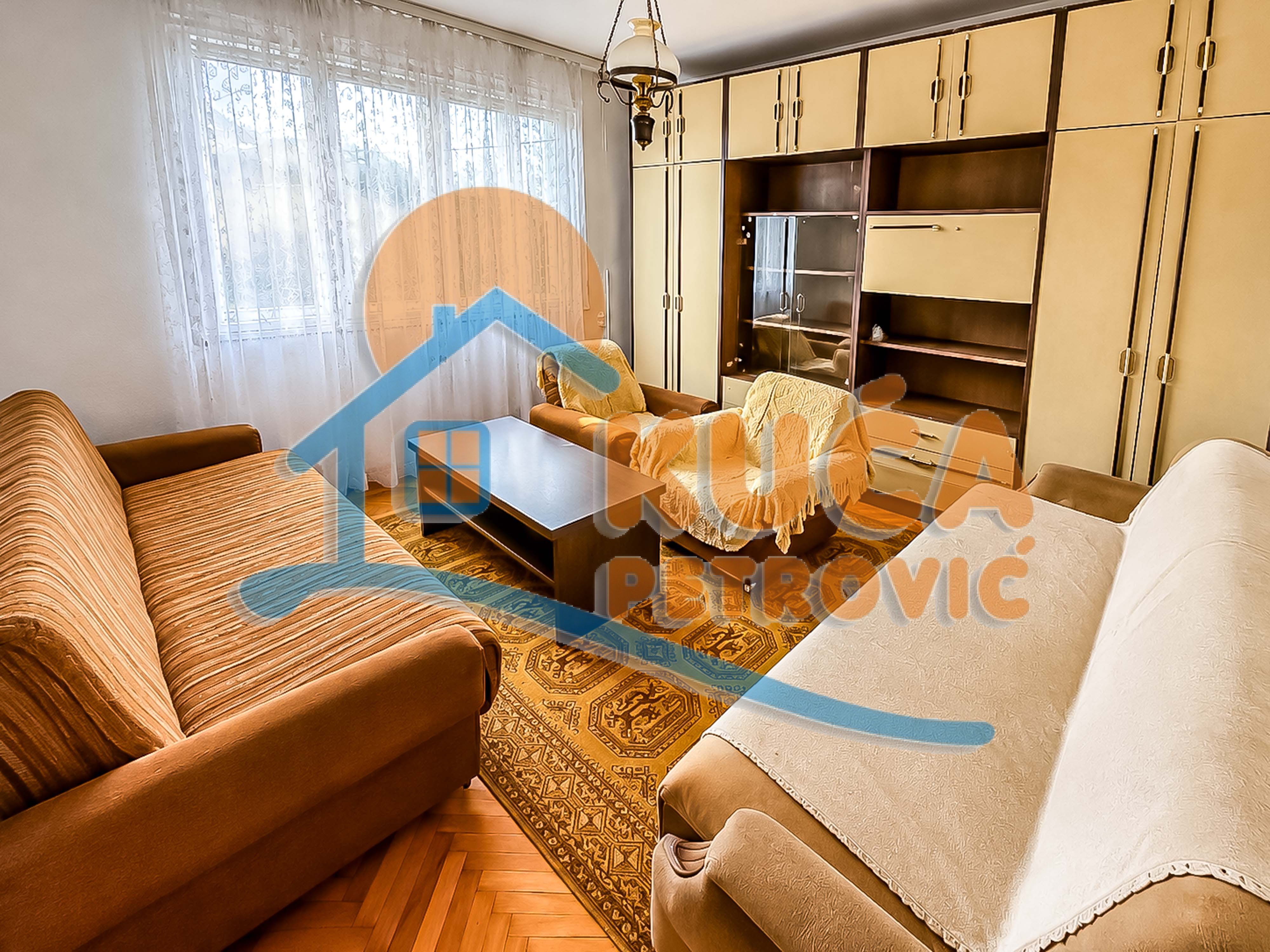 Dva stana u kući,  43m2+72m2, potes Babički odredi - Mokranjčeva - 117.00m² - 70.000€