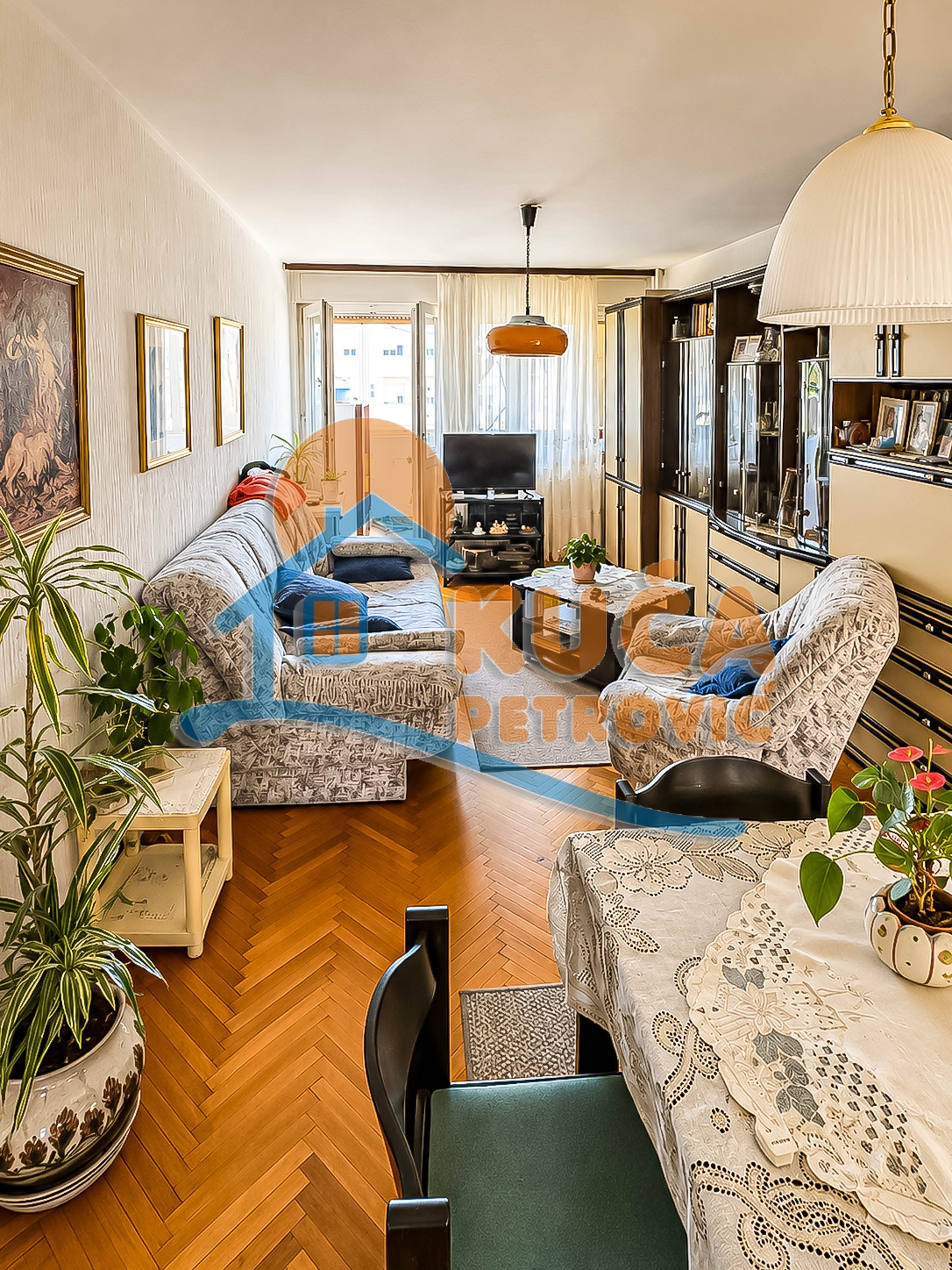 Trosoban  stan  kod  Gradske  bolnice, II sprat,lift, 69 m2 - Gradska bolnica - 69.00m² - 160.000€