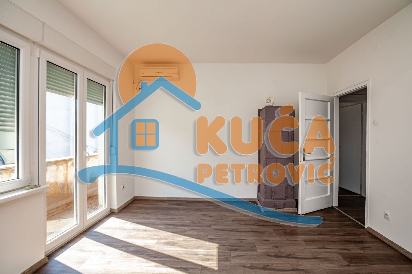 Izdaje se odličan dvosoban stan u strogom centru Niša, 56m2 - Centar - 56.00m² - 650€