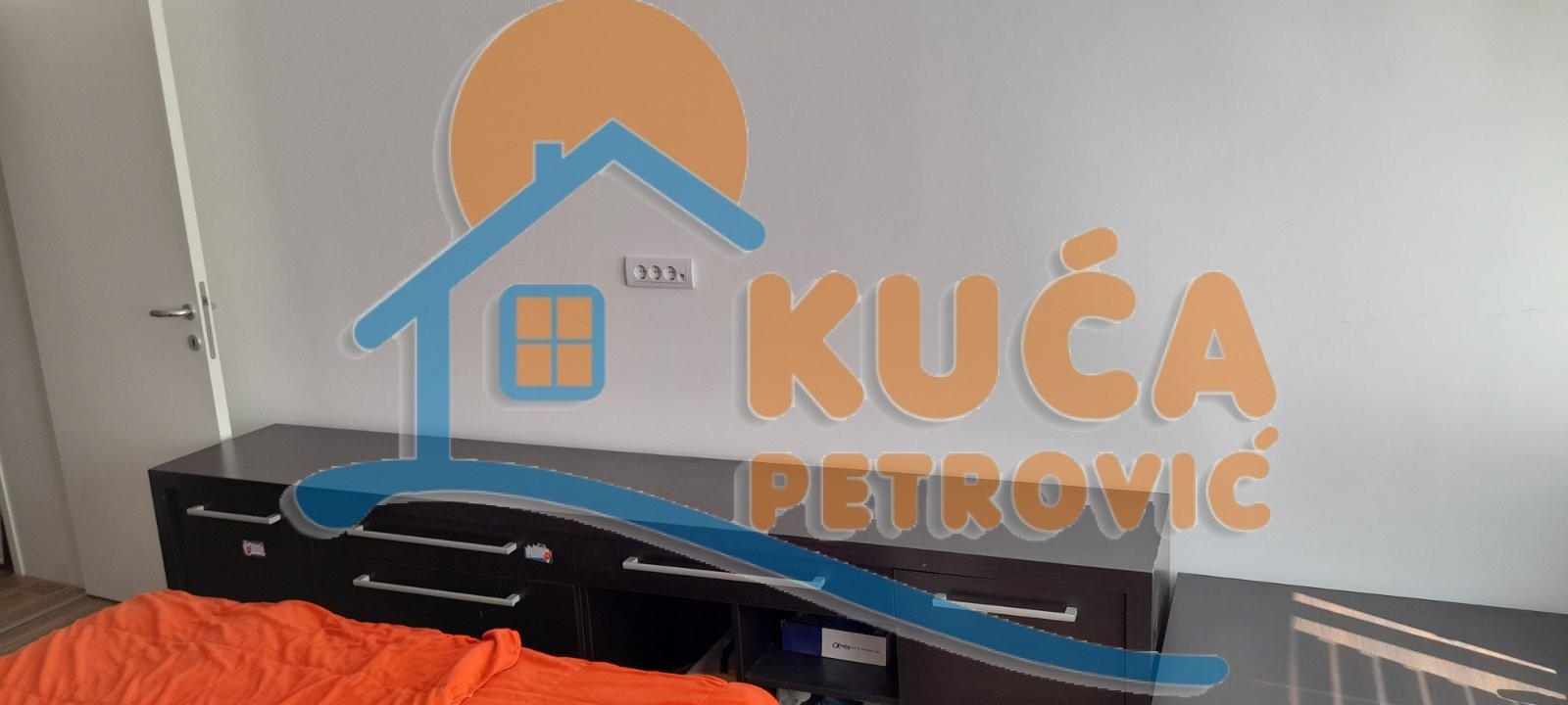 Izdaje se stan u Dusanovoj, CG, 59m2