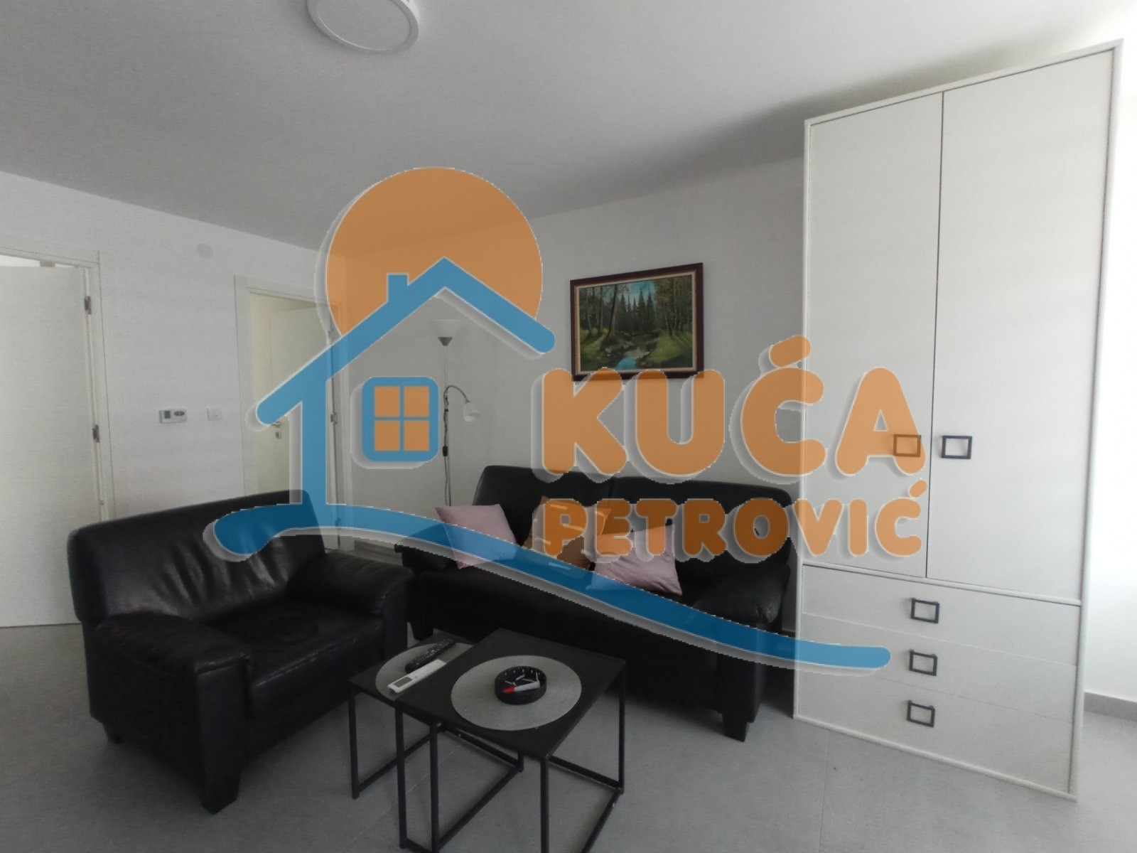 Izdaje se stan u kući sa uračunatim troškovima