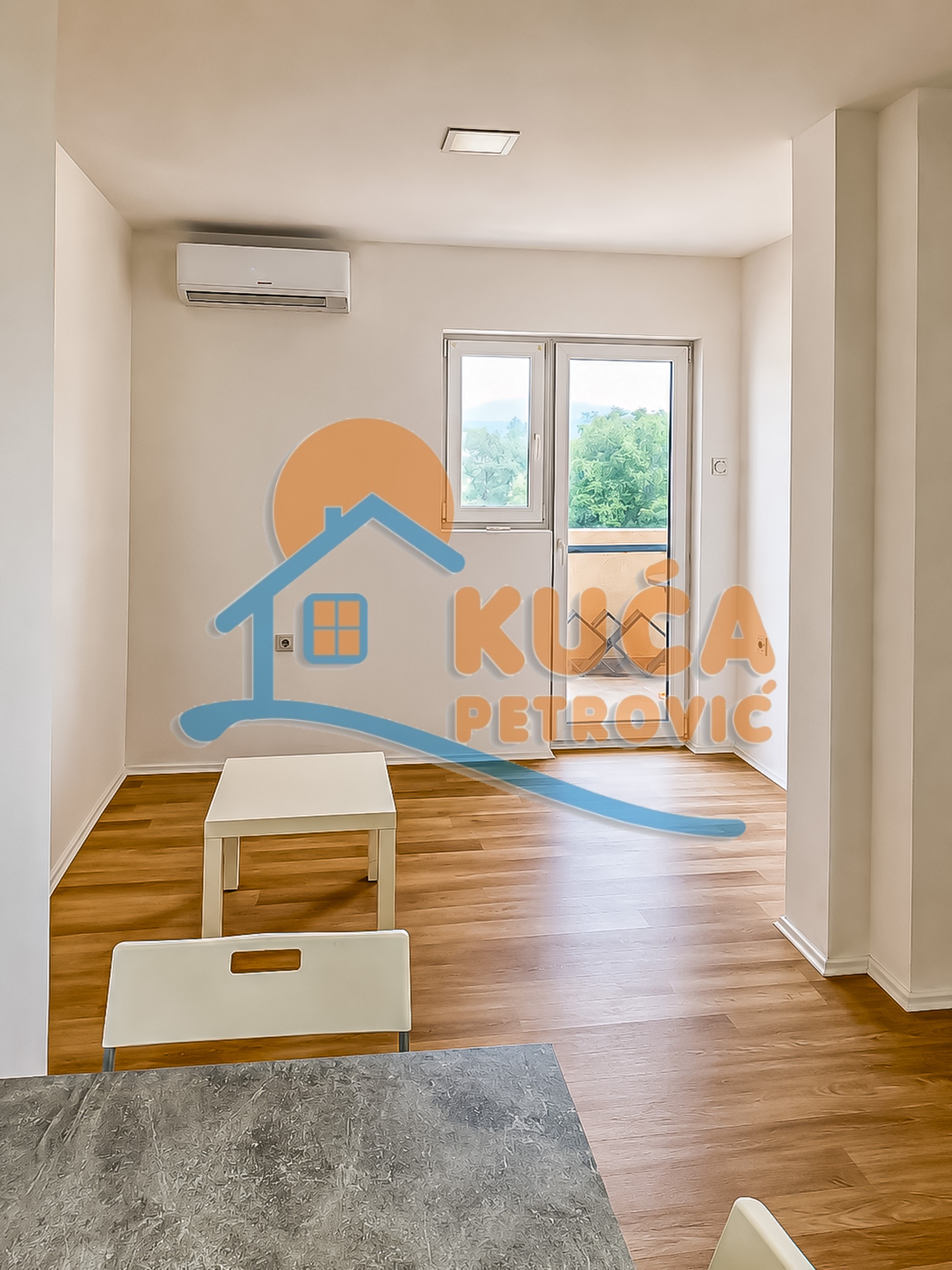 Odličan jednoiposoban stan 41m2, 4.sprat, Pantelej - Pantelej(Niš) - 41.00m² - 77.500€