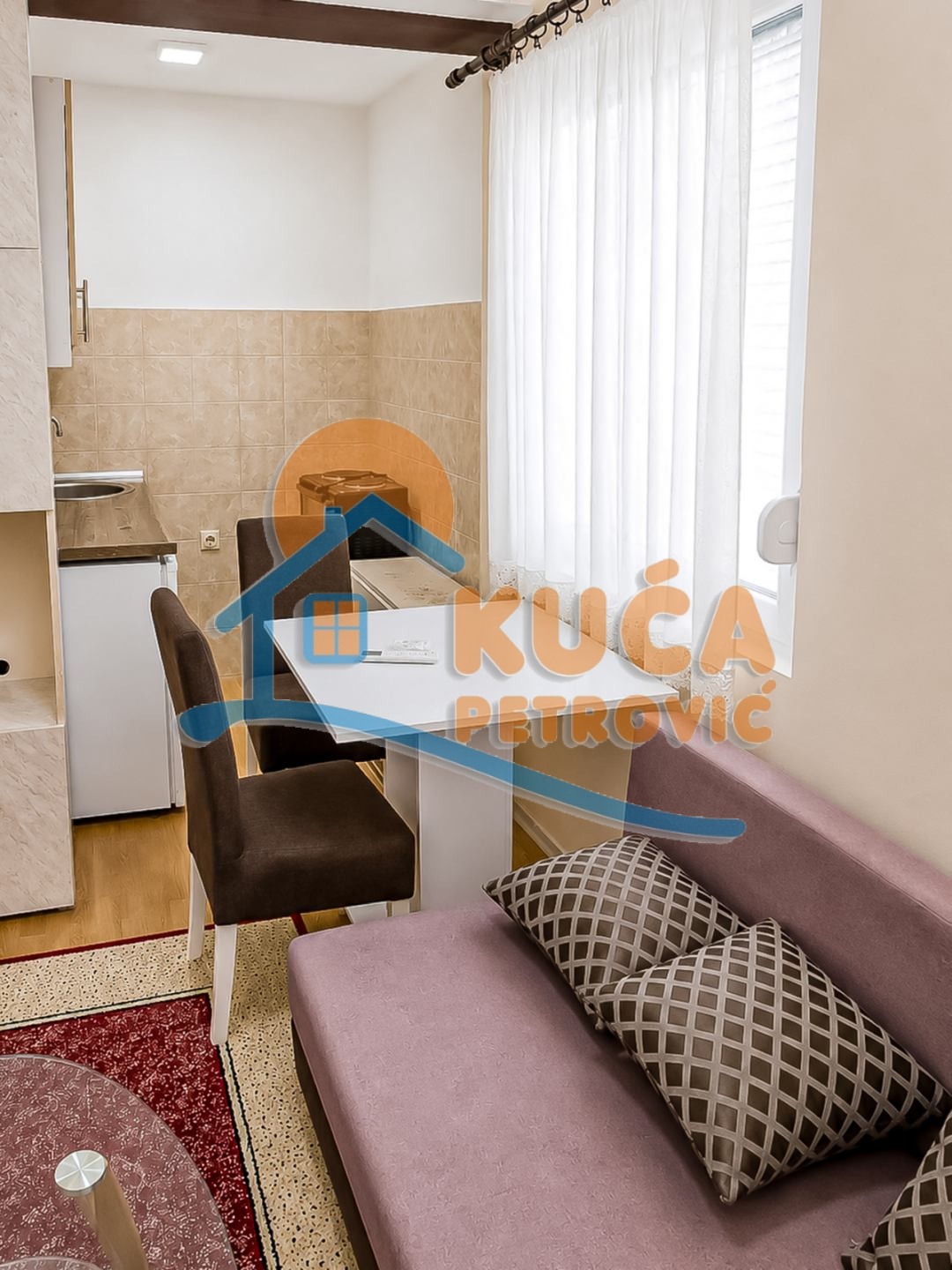 Izdaje se odličan duplex stan kod Medicinskog fakulteta, 38m2