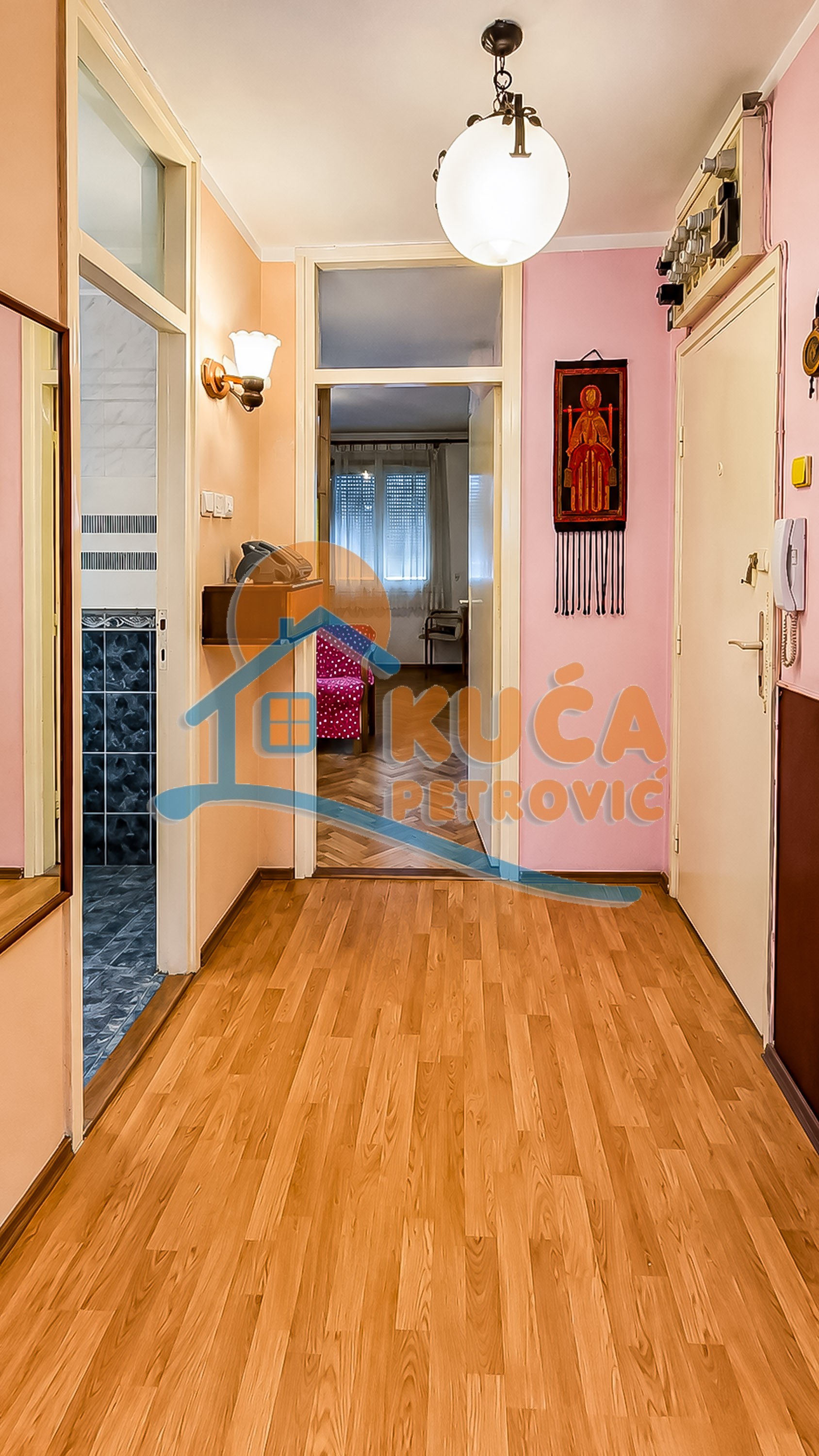 Trosoban stan Centar 69m², 3 sprat — slika 9