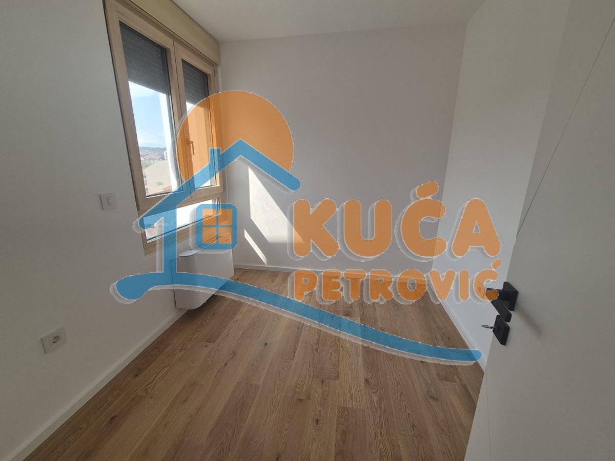 Višesoban stan Centar 238m², 5 sprat — slika 6