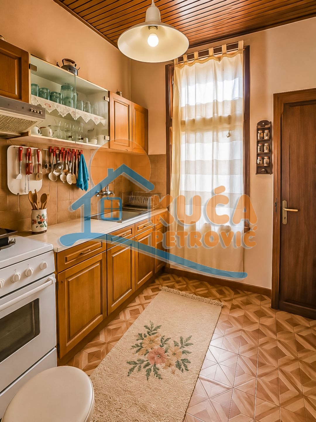 Dvoiposoban stan Centar 77m², 1 sprat — slika 8