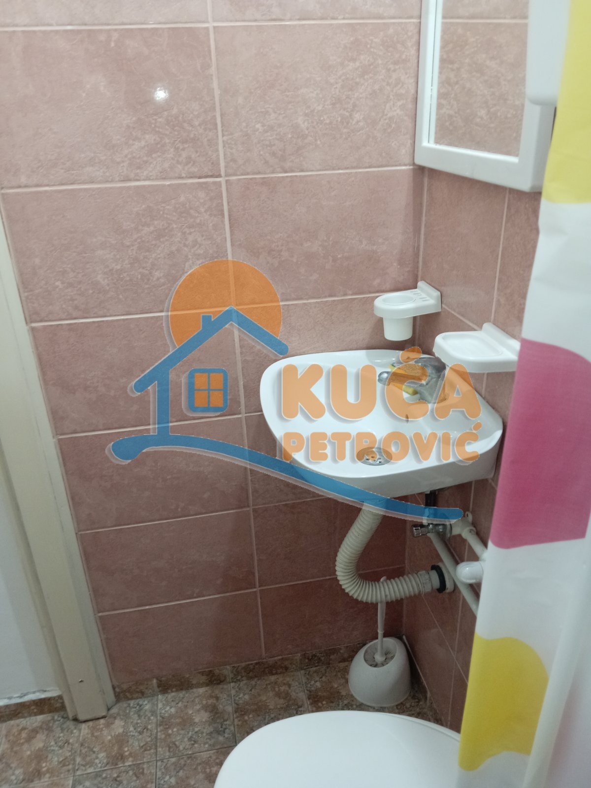 Izdaje se garsonjera kod Tehničkih fakulteta, 25m2!