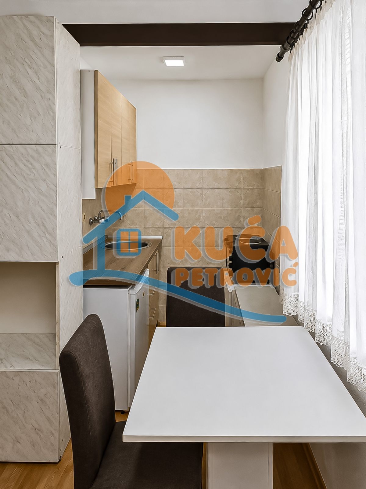 Izdaje se odličan duplex stan kod Medicinskog fakulteta, 38m2