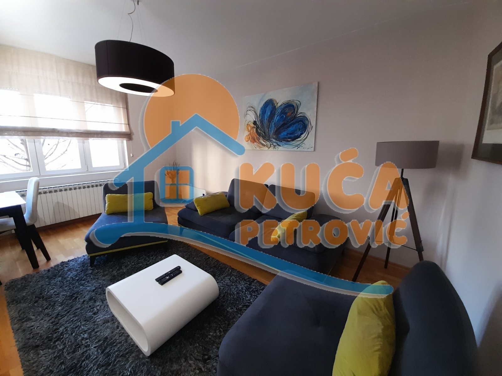 Izdaje se stan u epicentru Niša, pešačka zona, 60m2, 800e