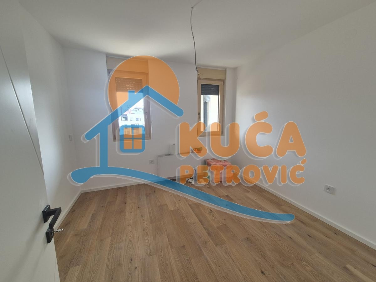 Višesoban stan Centar 238m², 5 sprat — slika 7