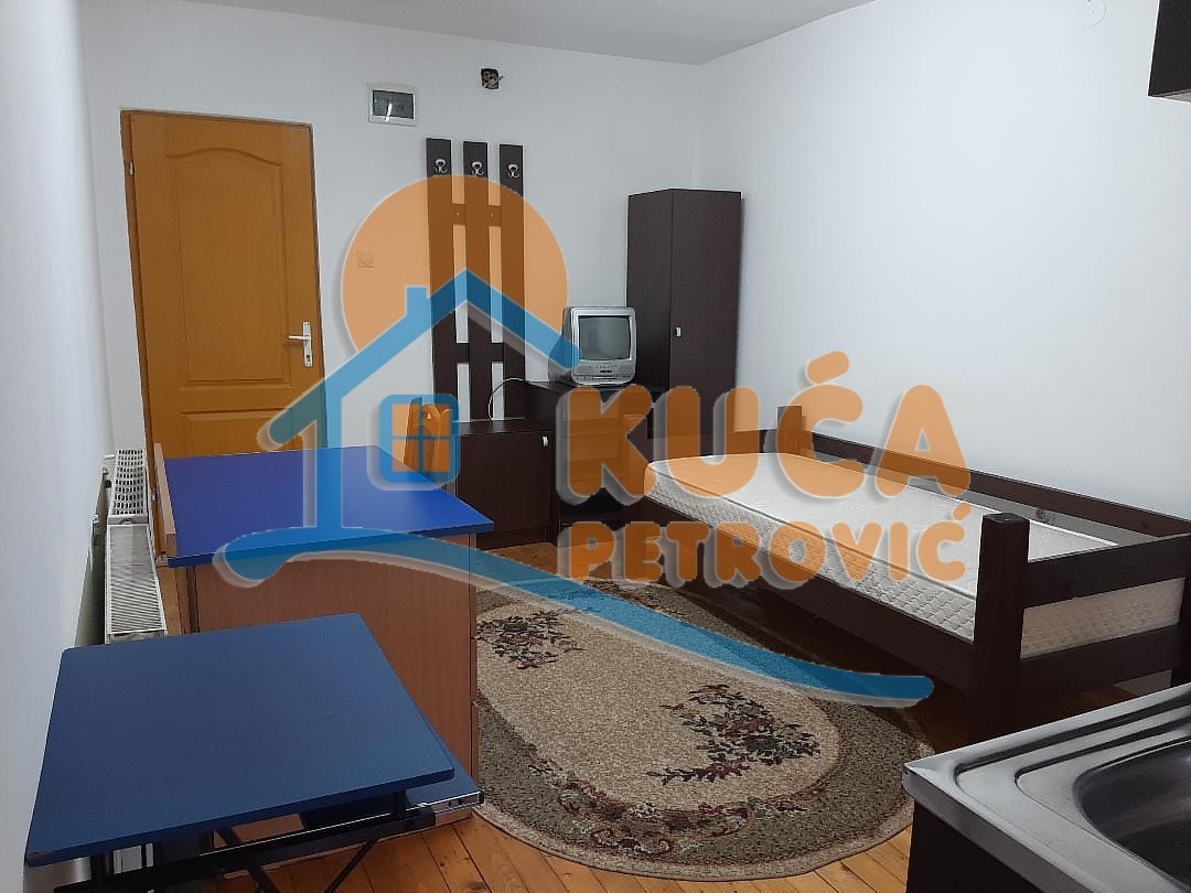 Izdaje se garsonjera 25m2 kod Pravnog fakulteta! - Kičevo - 25.00m² - 200€