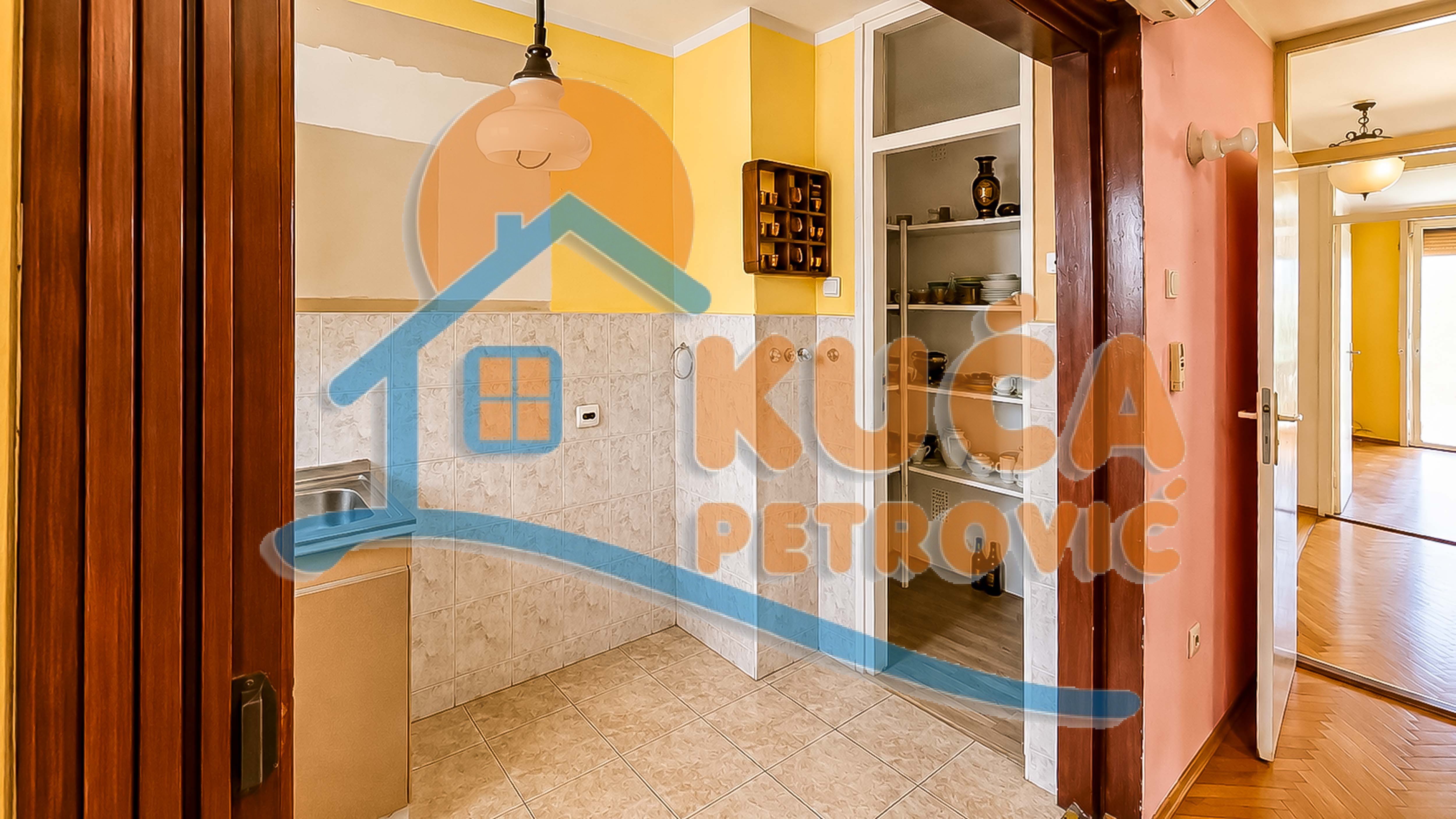 Trosoban stan Centar 69m², 3 sprat — slika 4