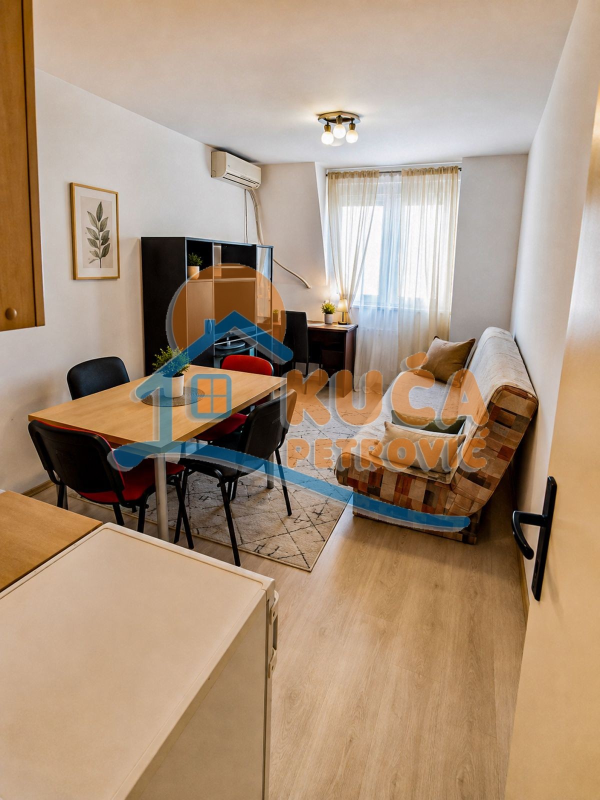 Izdaje se jednoiposoban stan u blizini Dif-a, 39m2 - Palilula - 39.00m² - 250€