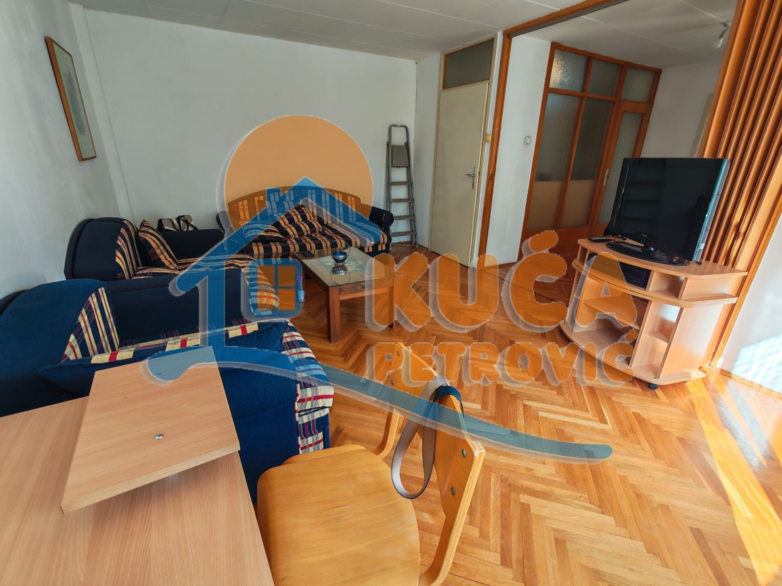 Izdaje se trosoban stan pored pijace Boško Buha, 69m2