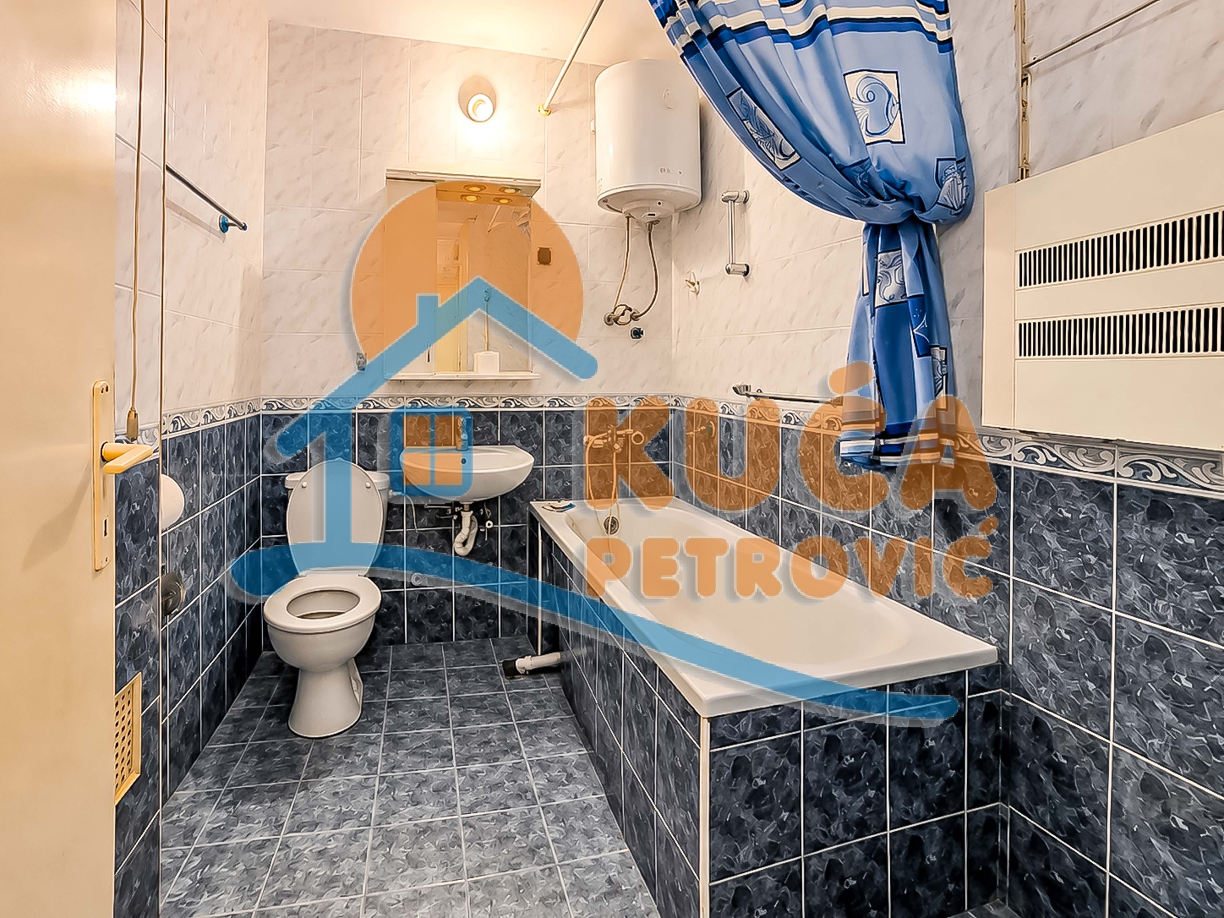 Trosoban stan Centar 69m², 3 sprat — slika 10